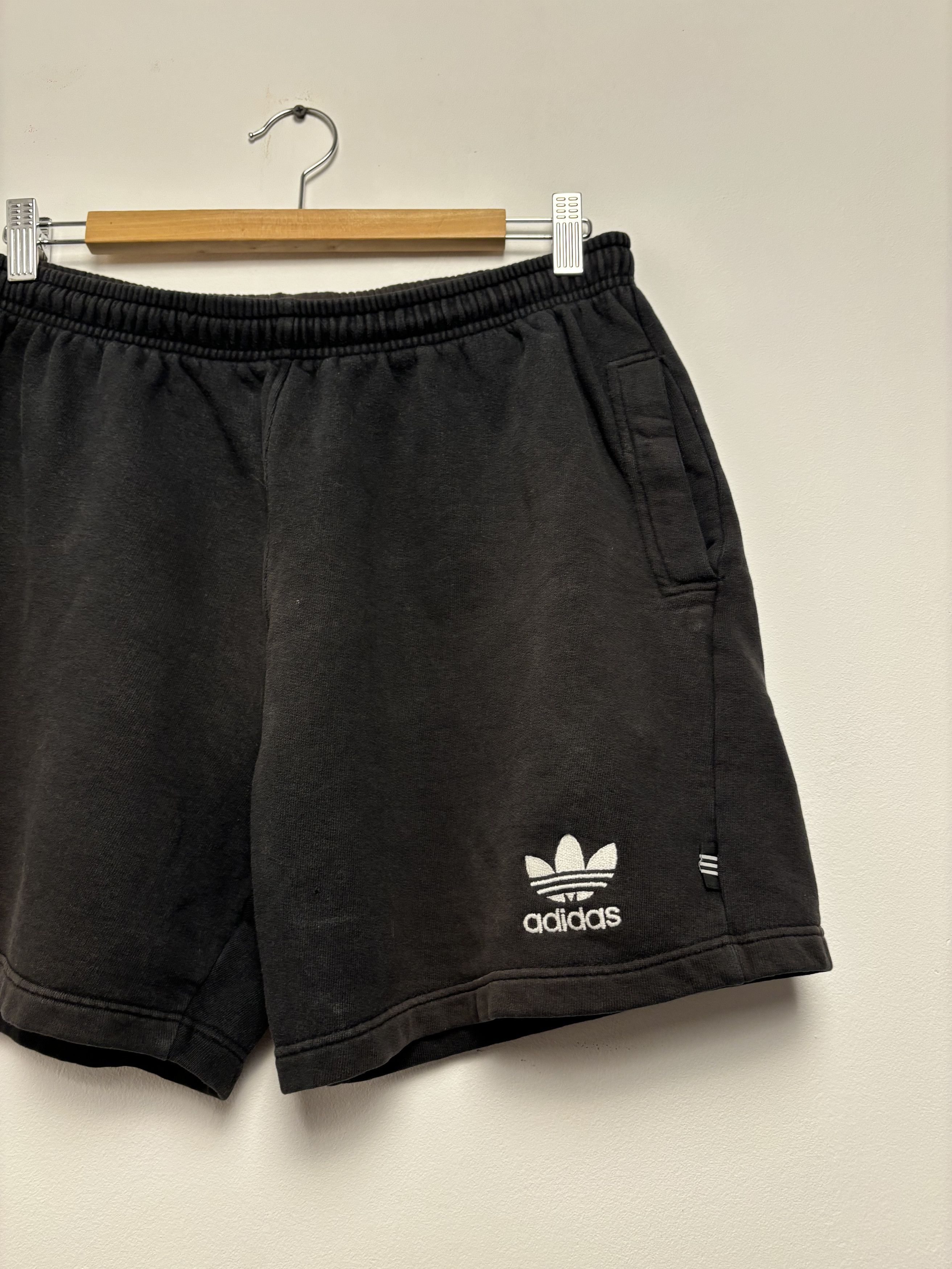 Adidas × Vintage Vintage Adidas Classic Cotton Shorts Size US 34 / EU 50 - 3 Thumbnail