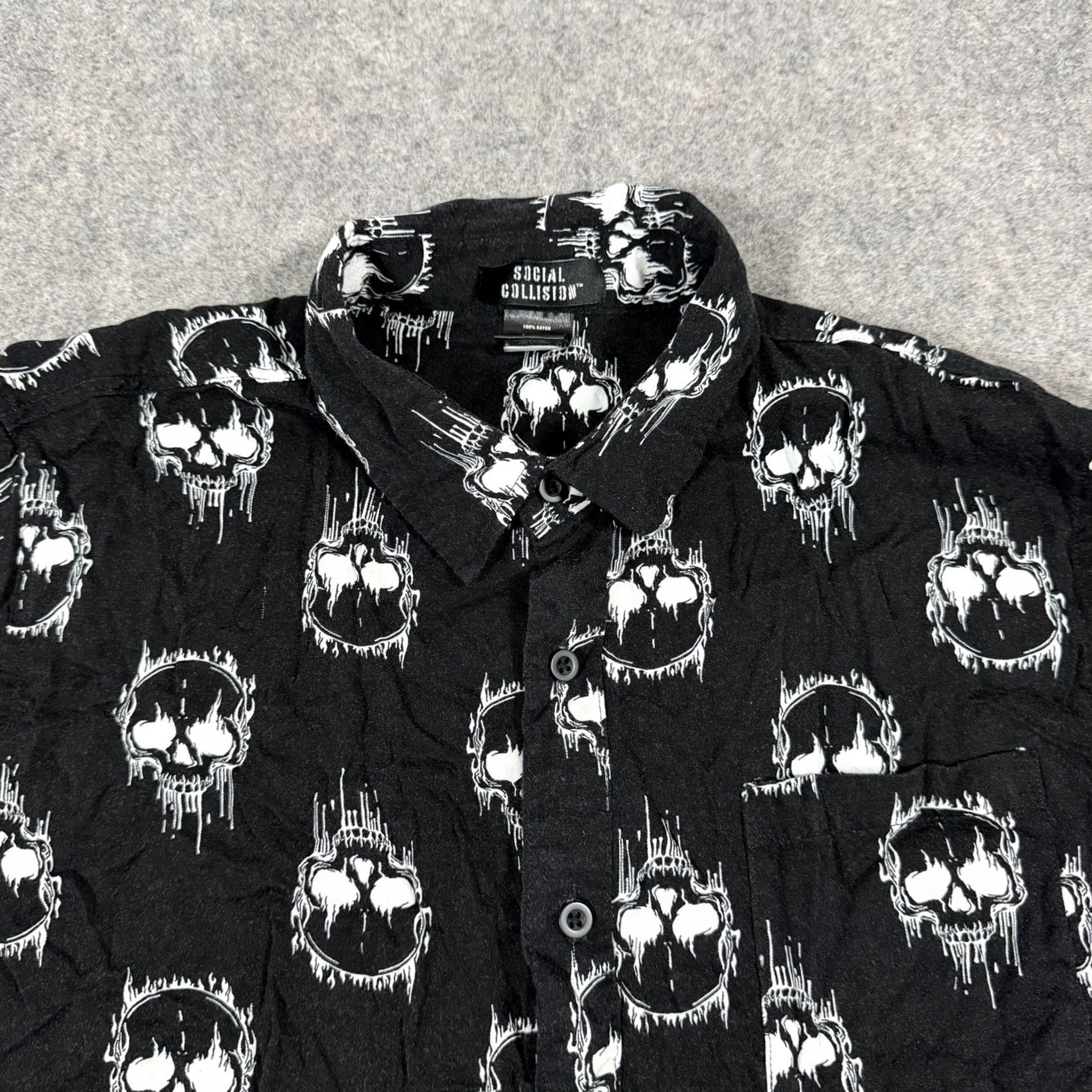 Vintage Social Collision Skull Print Button-Up Short Sleeve Shirt Mens M Black Size US M / EU 48-50 / 2 - 4 Thumbnail