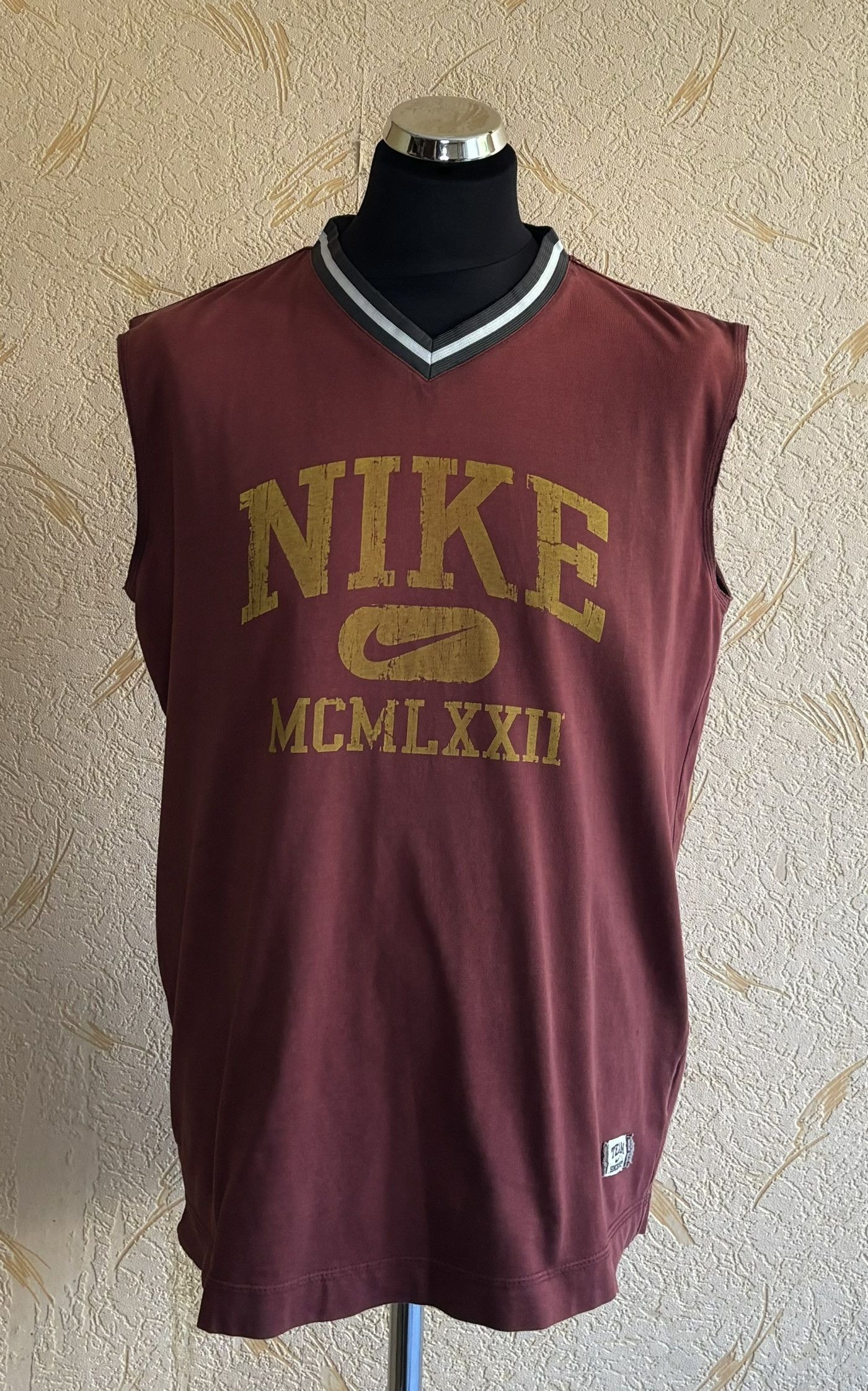Nike × Vintage Nike MCMLXXII 72 Sleeveless Y2K Size. L Size US L / EU 52-54 / 3 - 1 Thumbnail