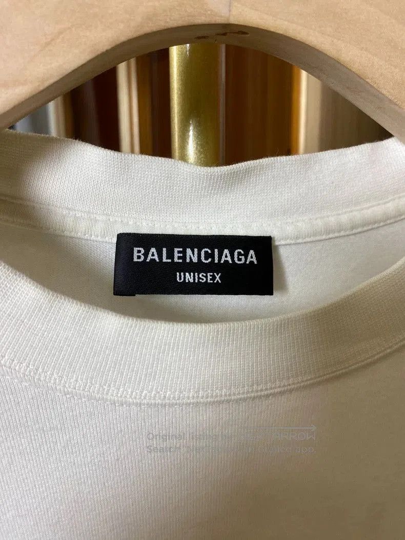 Balenciaga Balenciaga WFP Collaboration T. Size US S / EU 44-46 / 1 - 3 Thumbnail