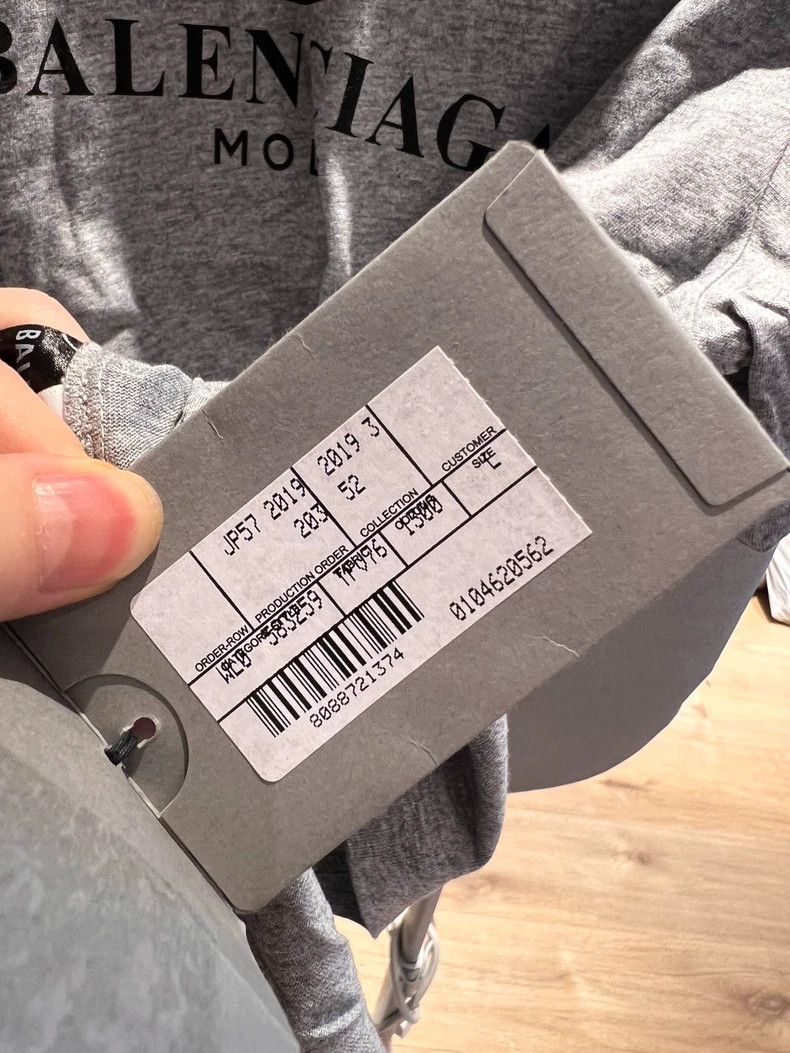 Balenciaga Balenciaga Heather Gray Buckle Short Sleeve Size L Size US L / EU 52-54 / 3 - 3 Thumbnail