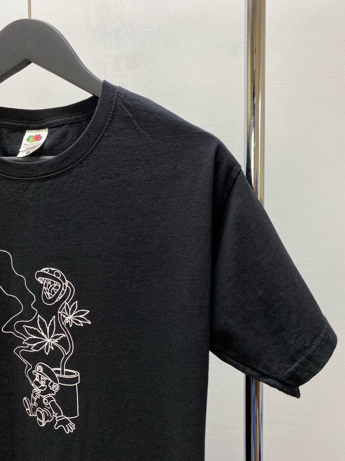 Nintendo Super Mario Wiid weed marijuana Amsterdam Tee Shirt Size US L / EU 52-54 / 3 - 8 Thumbnail