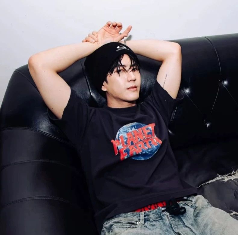 Balenciaga Balenciaga Black washed destroyed earth short sleeve Size US XL / EU 56 / 4 - 4 Thumbnail