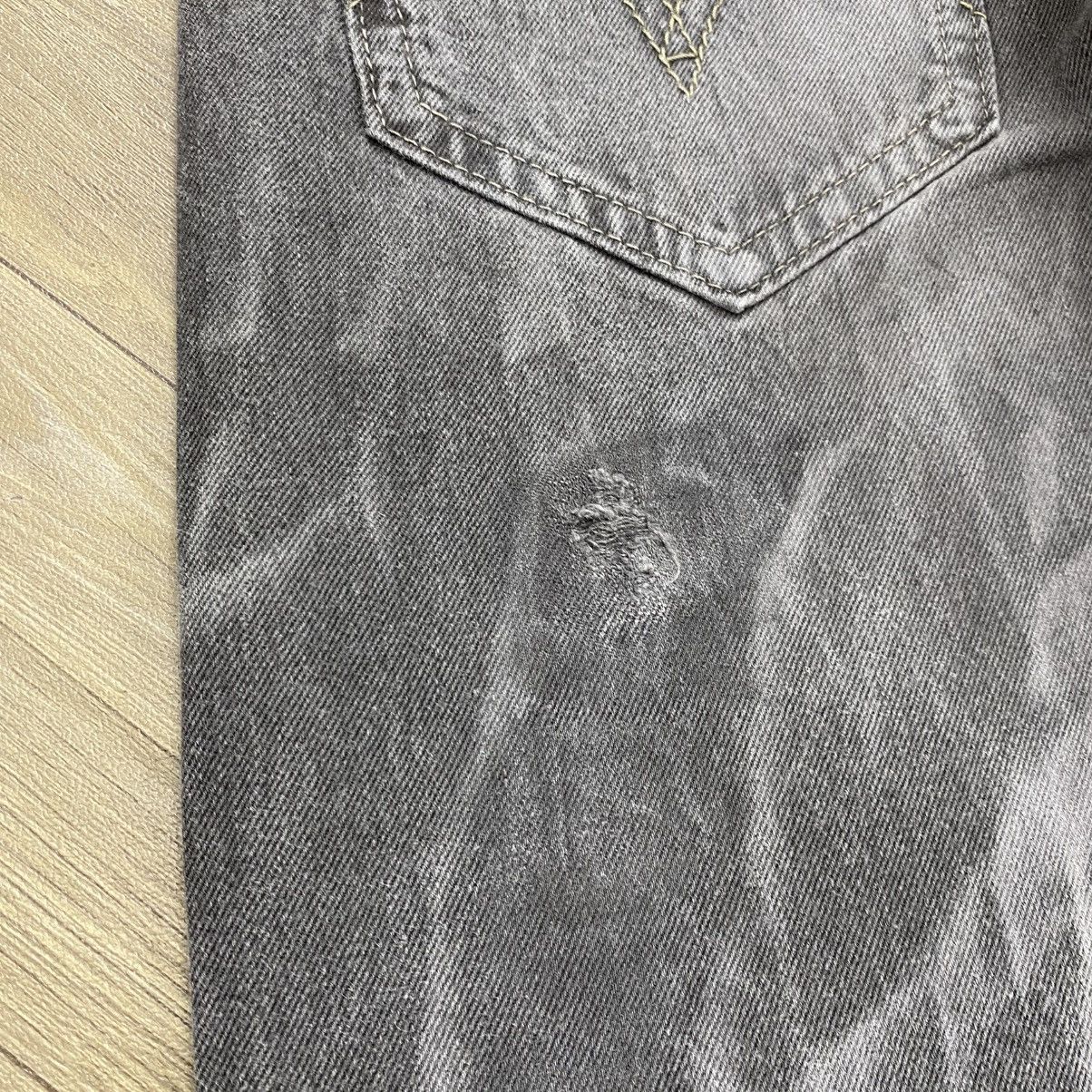 Levi's Vintage Clothing Y2K Vintage Levis Clawmark Grunge Black Faded Baggy Jeans Size US 27 - 16 Thumbnail