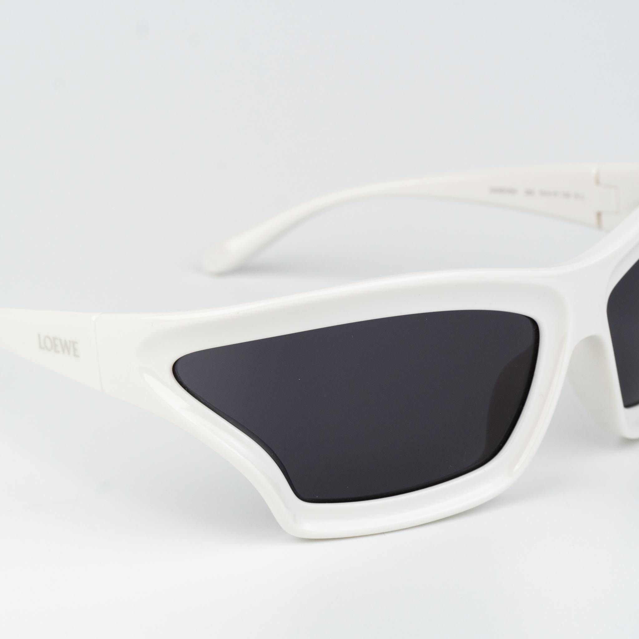 Loewe Loewe Women Sunglasses Wraparound LW40143U 25A NEW AUTHENTIC Size ONE SIZE - 5 Thumbnail