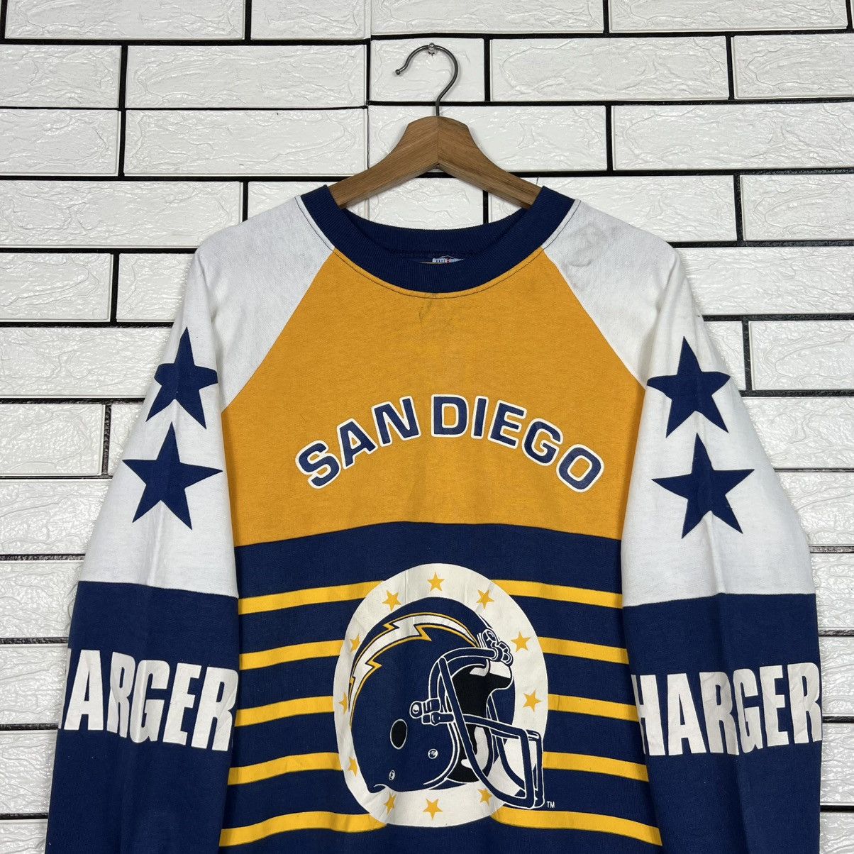 Vintage SAN DIEGO CHARGERS Big Logo Sweatshirt Made in Usa 4200-C192 Size US L / EU 52-54 / 3 - 8 Thumbnail