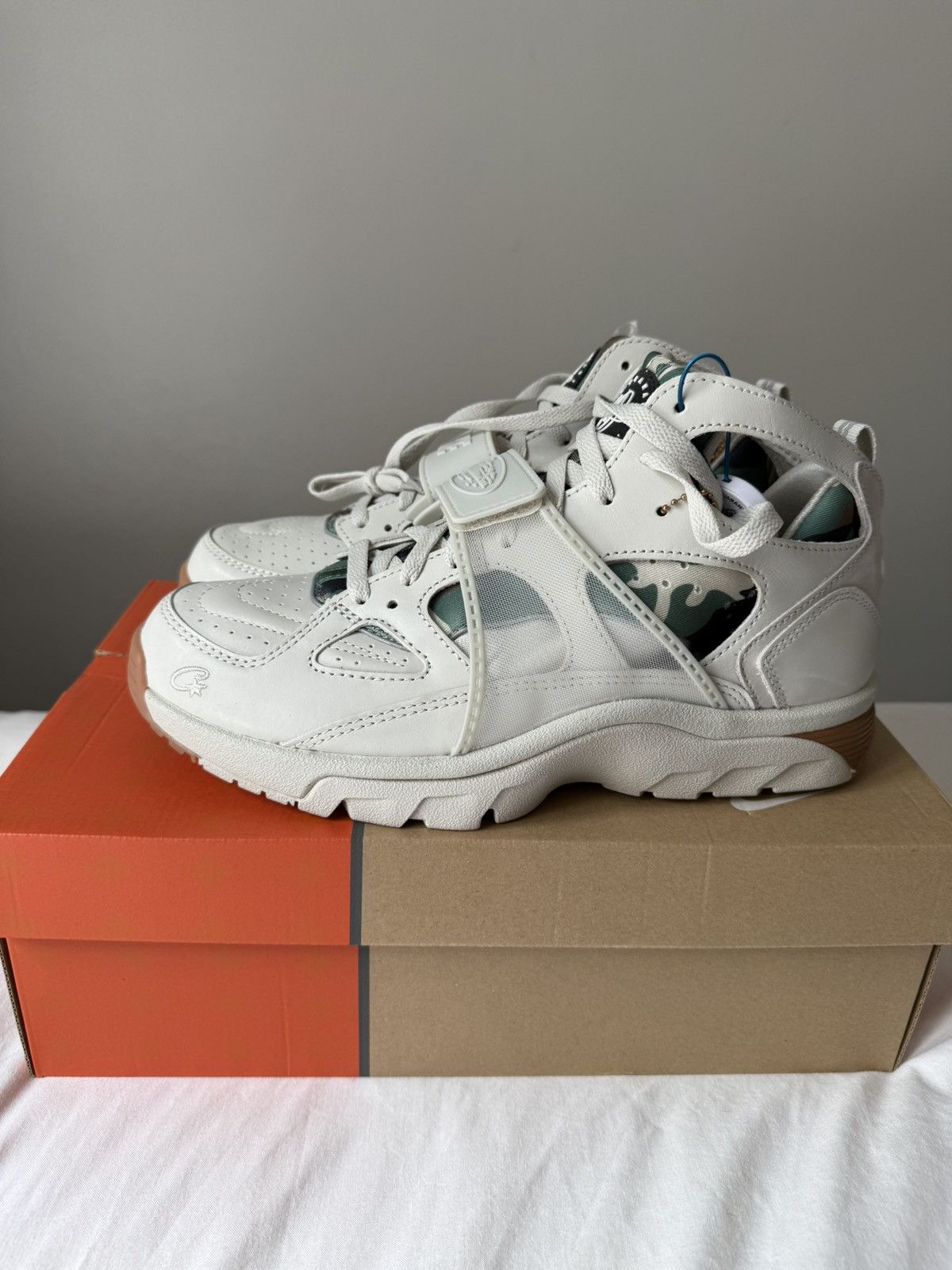 Corteiz × Nike NIKE CORTEIZ AIR HUARACHE TRAINERS Size US 9.5 / EU 42-43 - 8 Thumbnail