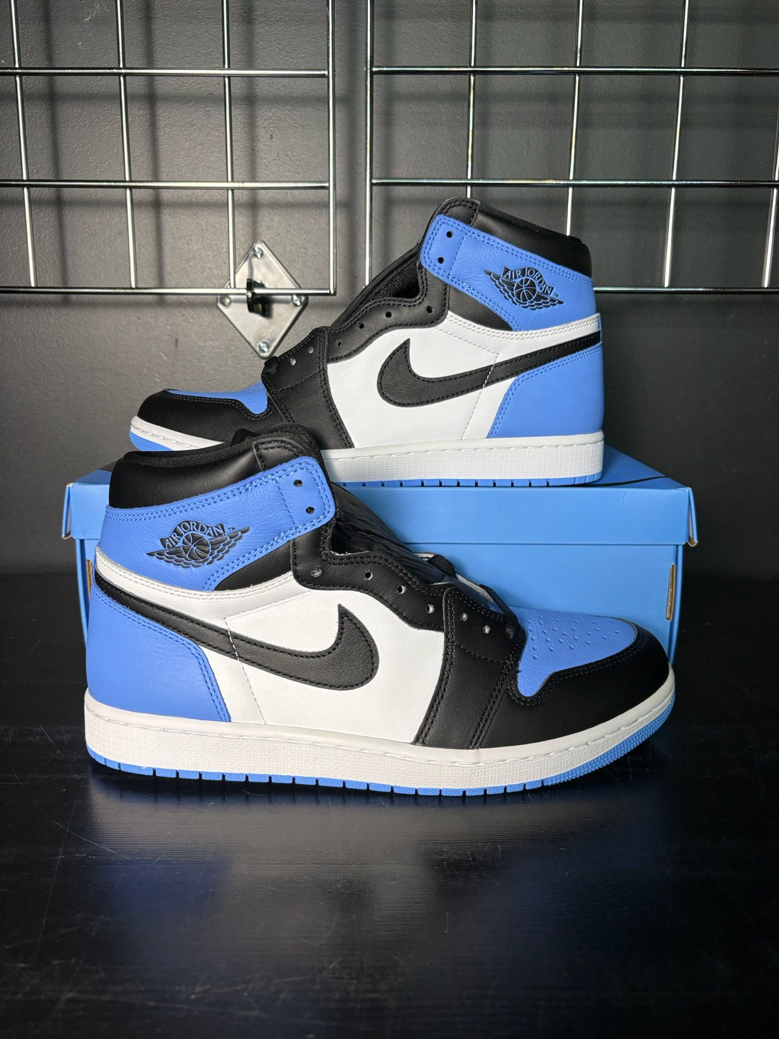 Jordan Brand Air Jordan 1 Retro High OG "UNC Toe" - Size 10.5 Size US 10.5 / EU 43-44 - 1 Thumbnail