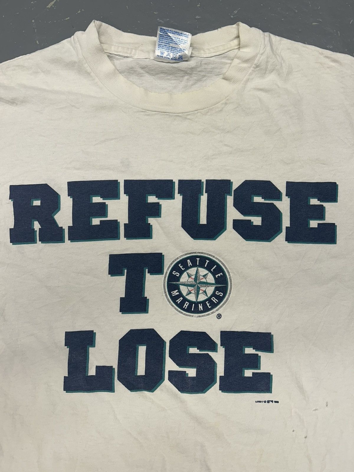 MLB × Vintage Crazy Vintage 90s Essential White Mariners MLB Tee Shirt Size US XL / EU 56 / 4 - 2 Thumbnail