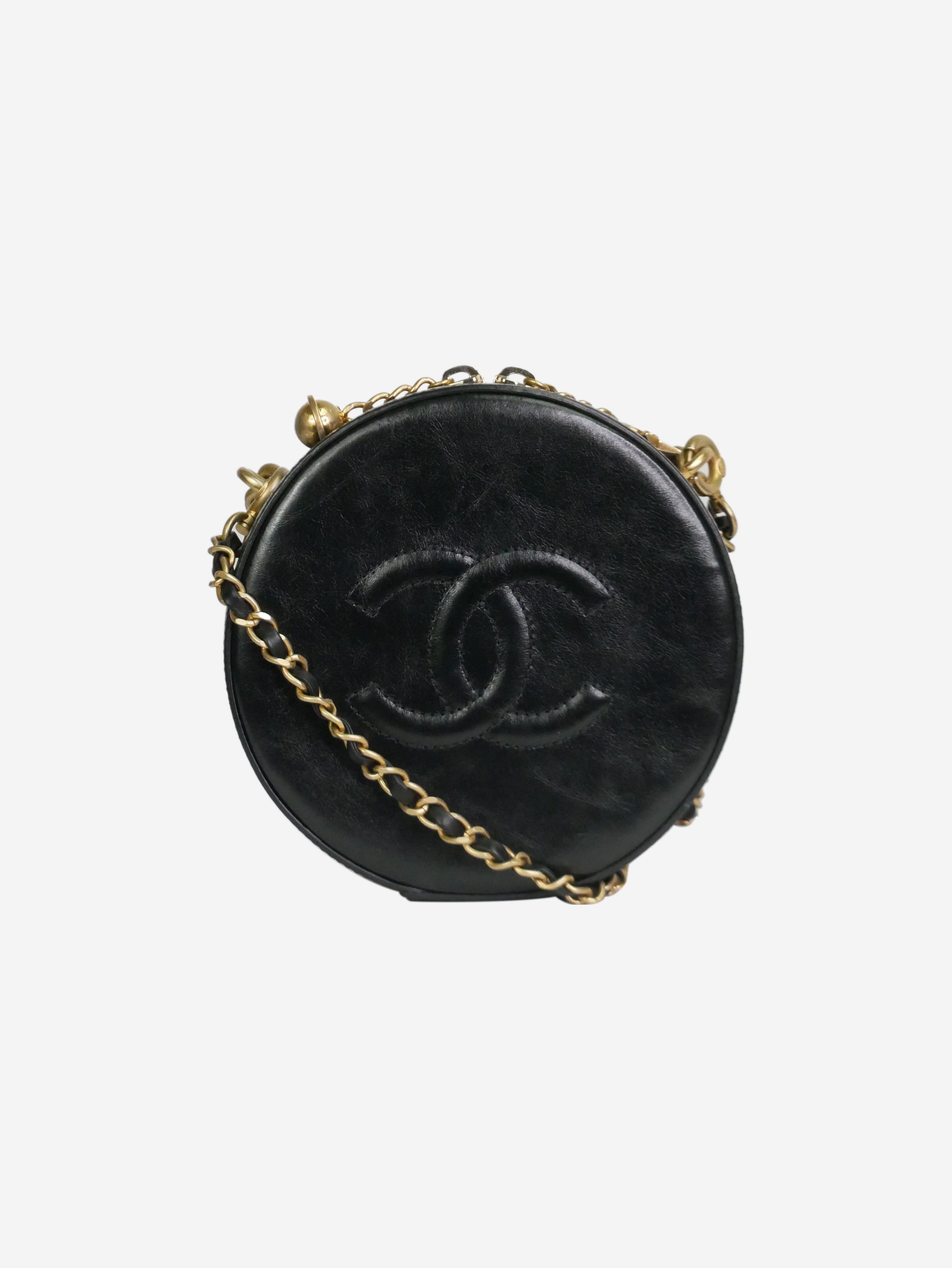 Chanel Black 2018 leather round gold hardware shoulder bag