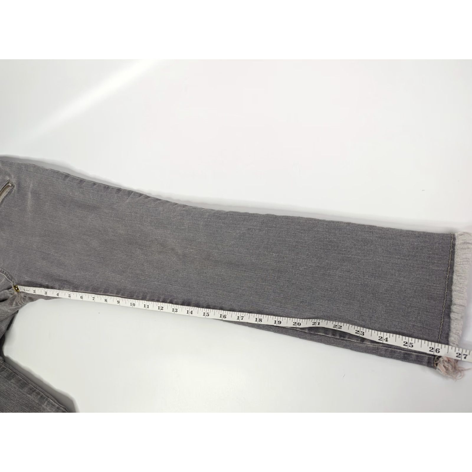 Zadig & Voltaire Zadig & Voltaire Jeans Skinny Grey Denim Zip Pockets Size 25 Women Regular 6.5-8.5 Rise Cotton Blend Size 42" / US 20 - 6 Thumbnail