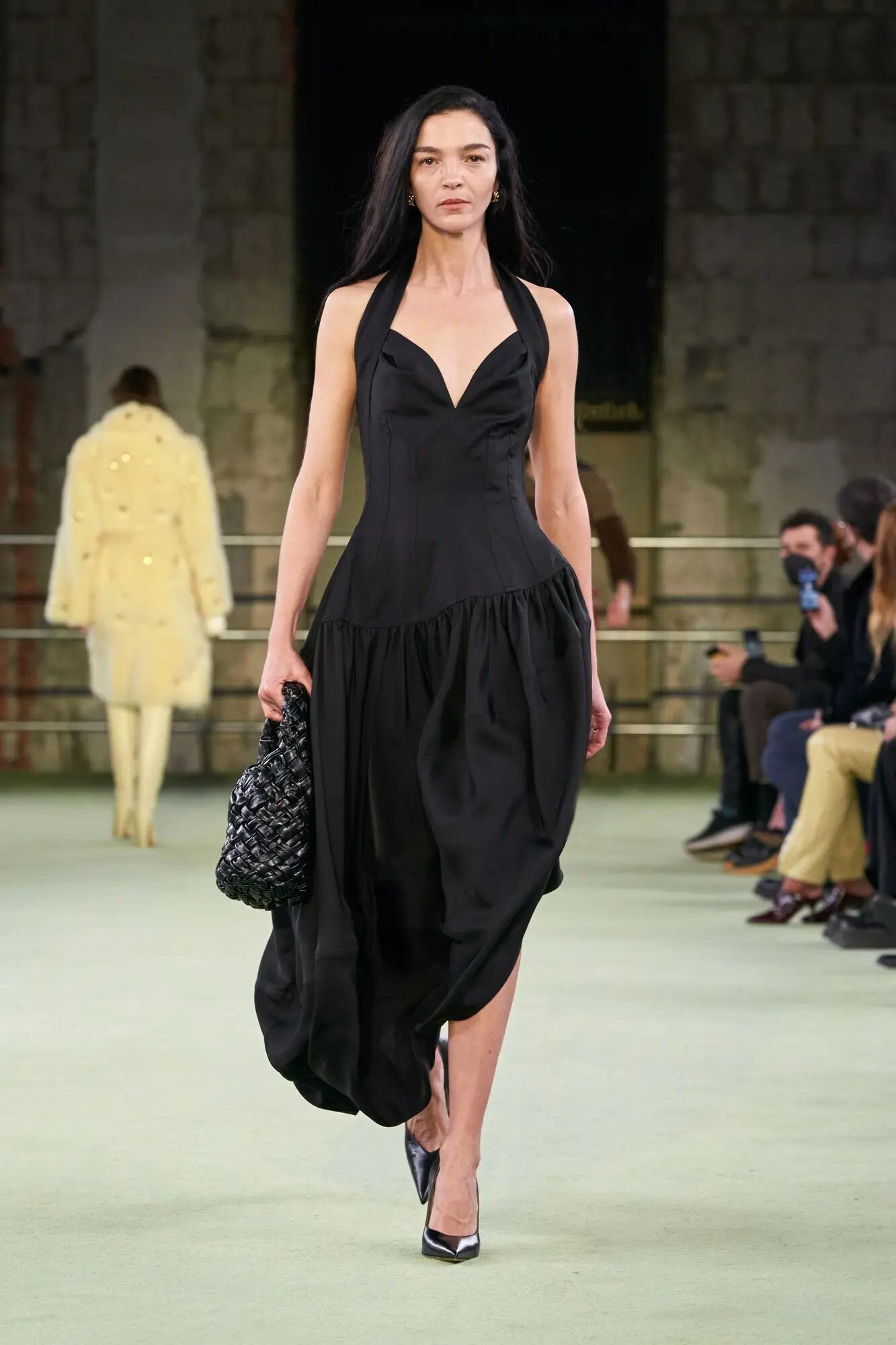 Bottega Veneta o1n1vont1224 Washed Viscose Dress in Black Size XS / US 0-2 / IT 36-38 - 7 Thumbnail