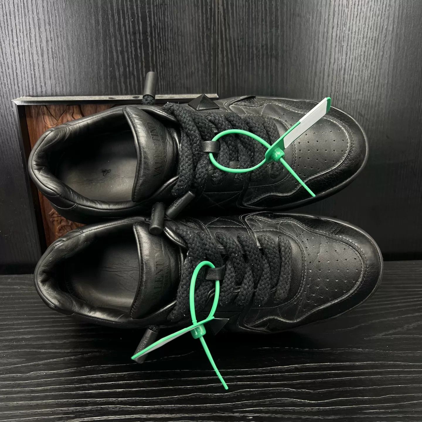 Valentino Valentino One Stud Black 43 with Box Size US 10 / EU 43 - 6 Thumbnail