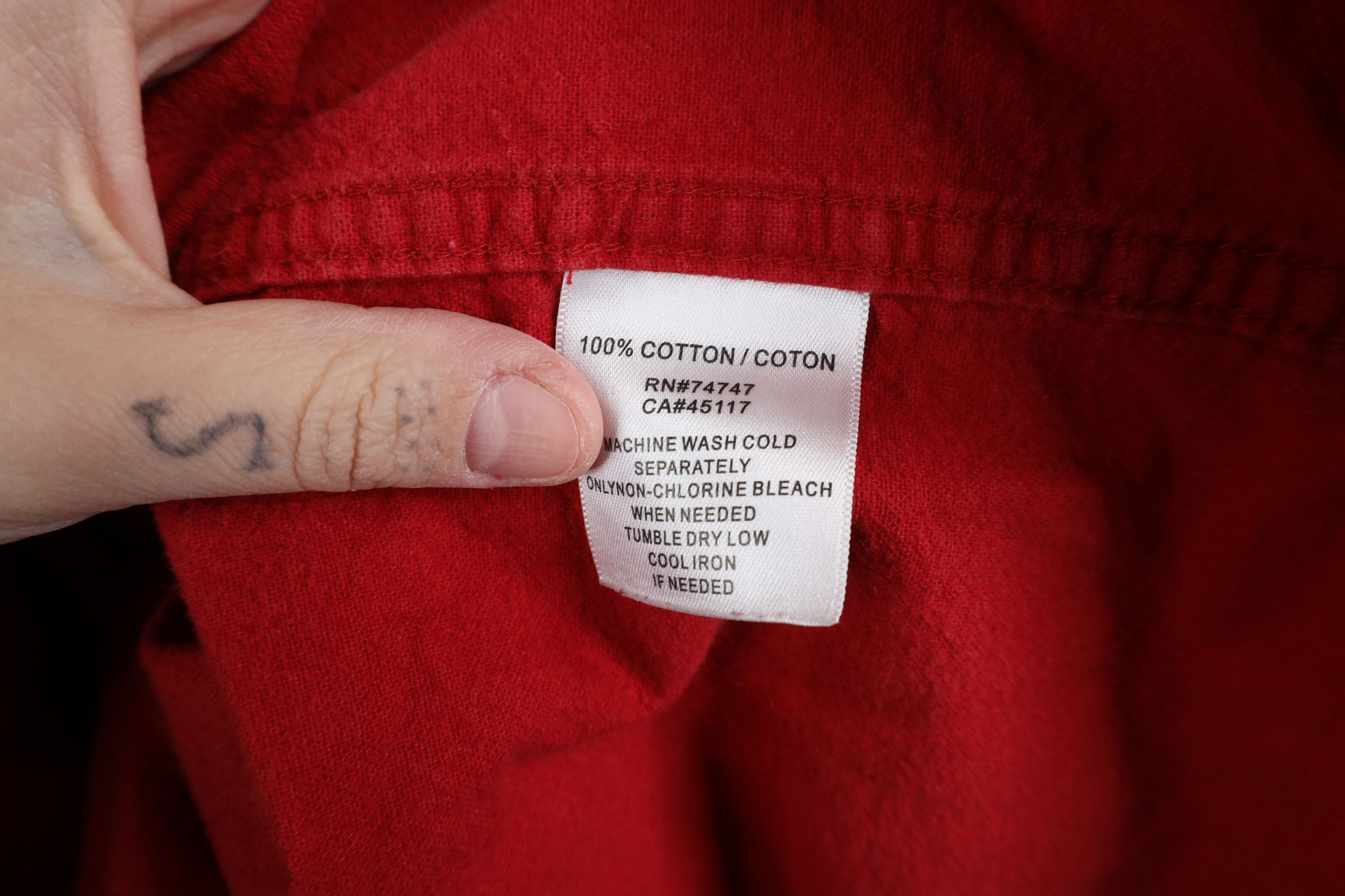 Vintage Vintage 90s Streetwear Cloth Collared Button Shirt Red Size US XL / EU 56 / 4 - 8 Thumbnail