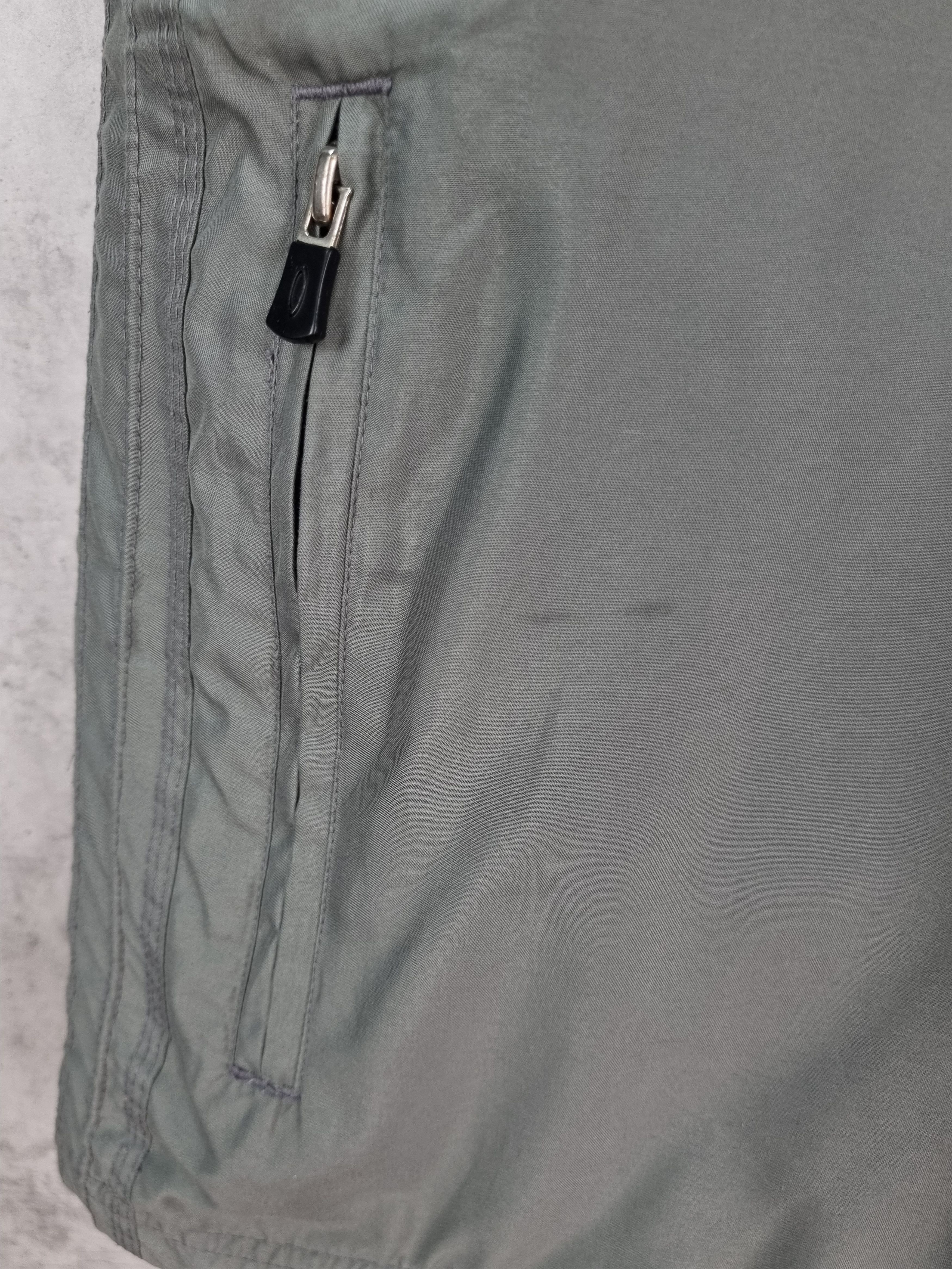 Oakley Oakley Nylon Cargo Utility Shorts with zipped pockets Size US 31 - 12 Thumbnail