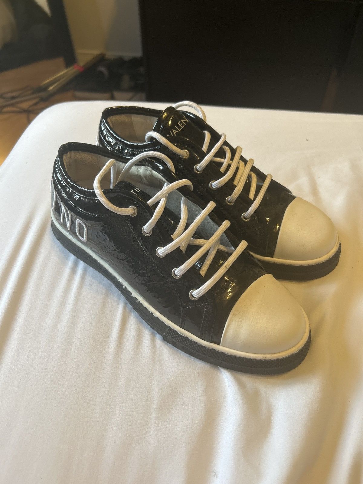 Valentino Valentino sneaker Size US 9.5 / EU 42-43 - 1 Thumbnail
