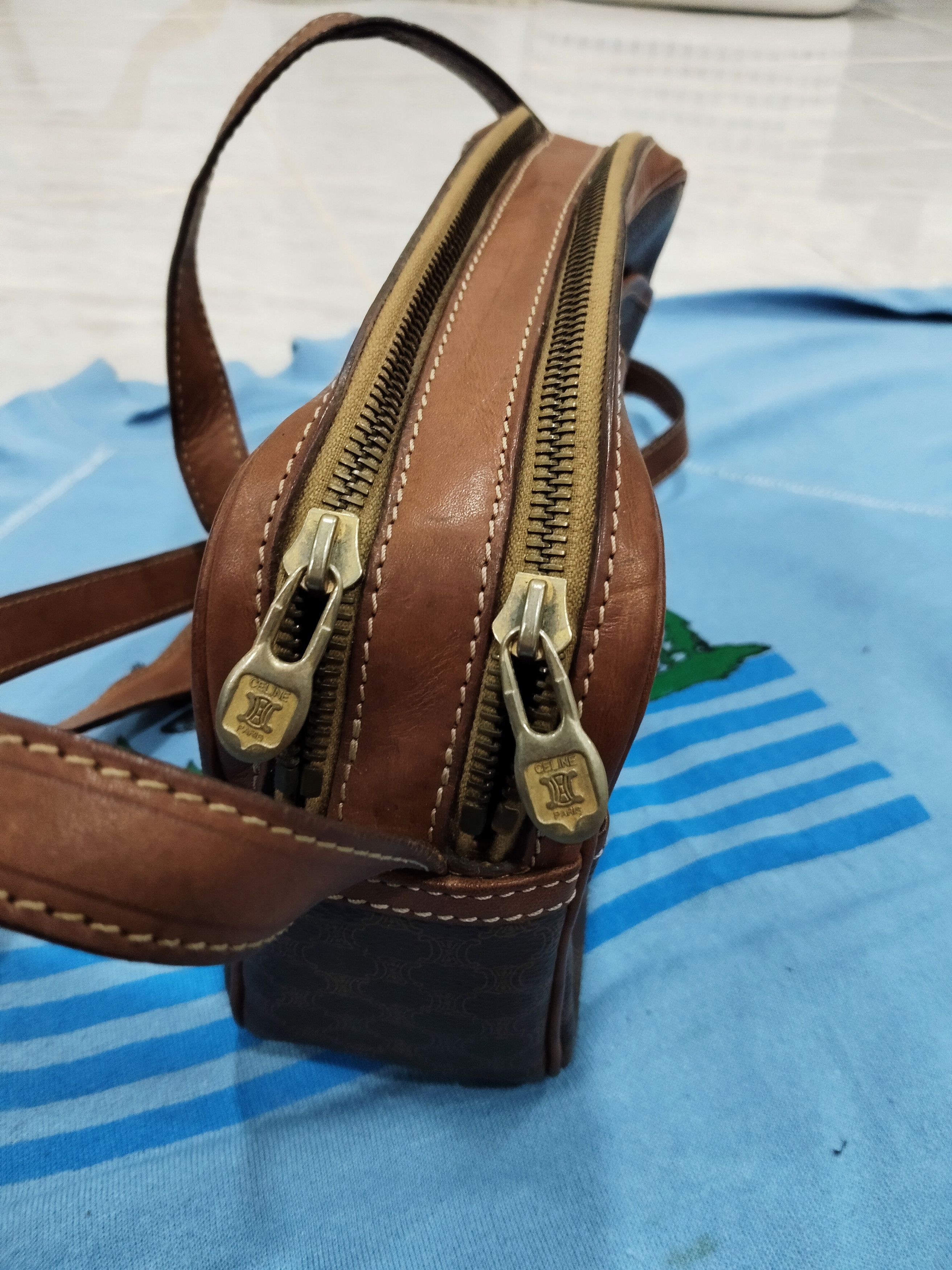 Celine × Vintage Vintage Celine Leather Crossbody Bag Size ONE SIZE - 4 Thumbnail