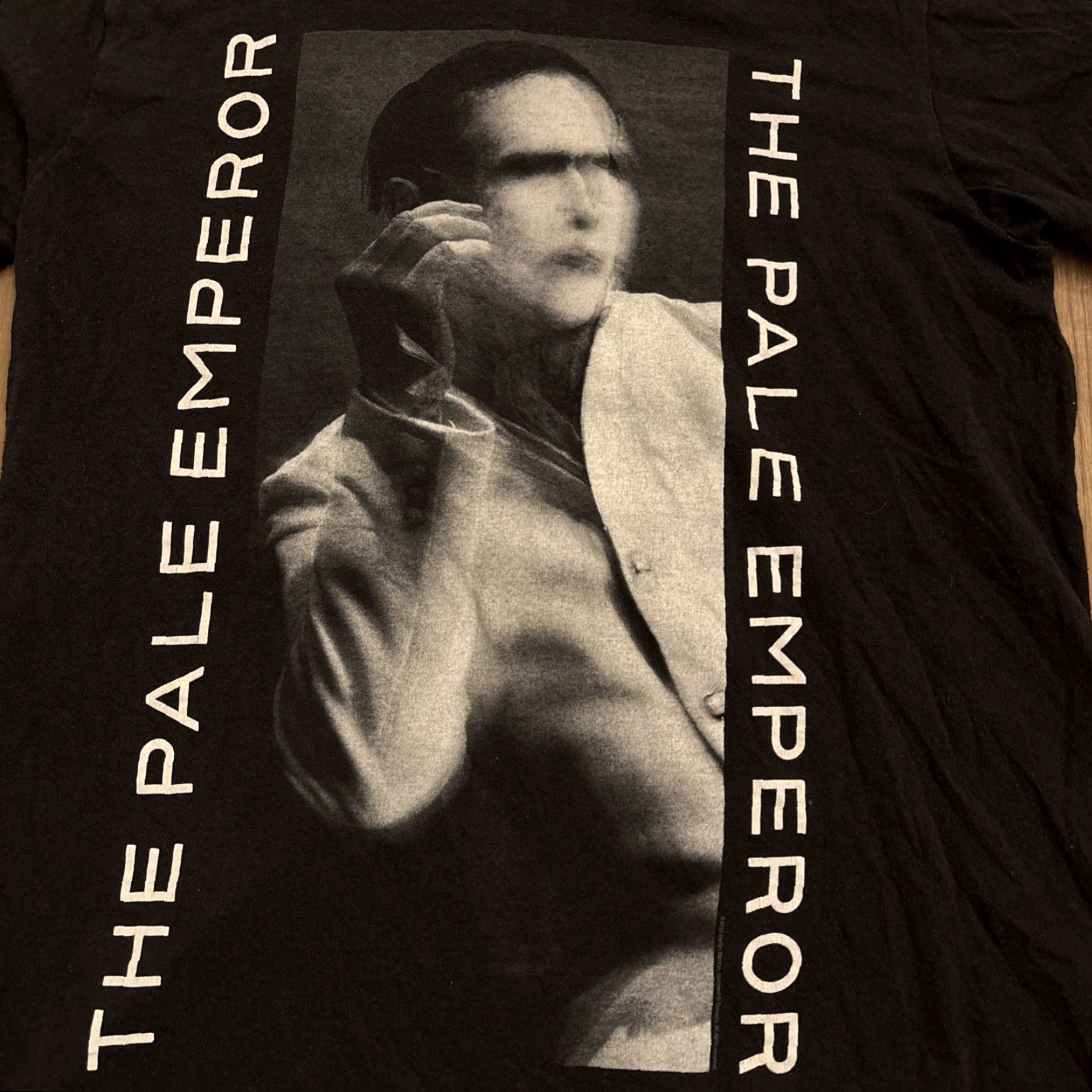 Gildan VINTAGE Marilyn Manson The Pale Emperor T-Shirt Double-Sided 2015 Concert Tour Sz Medium Black Men Short Sleeve M Rock Band Mens Size US M / EU 48-50 / 2 - 2 Thumbnail