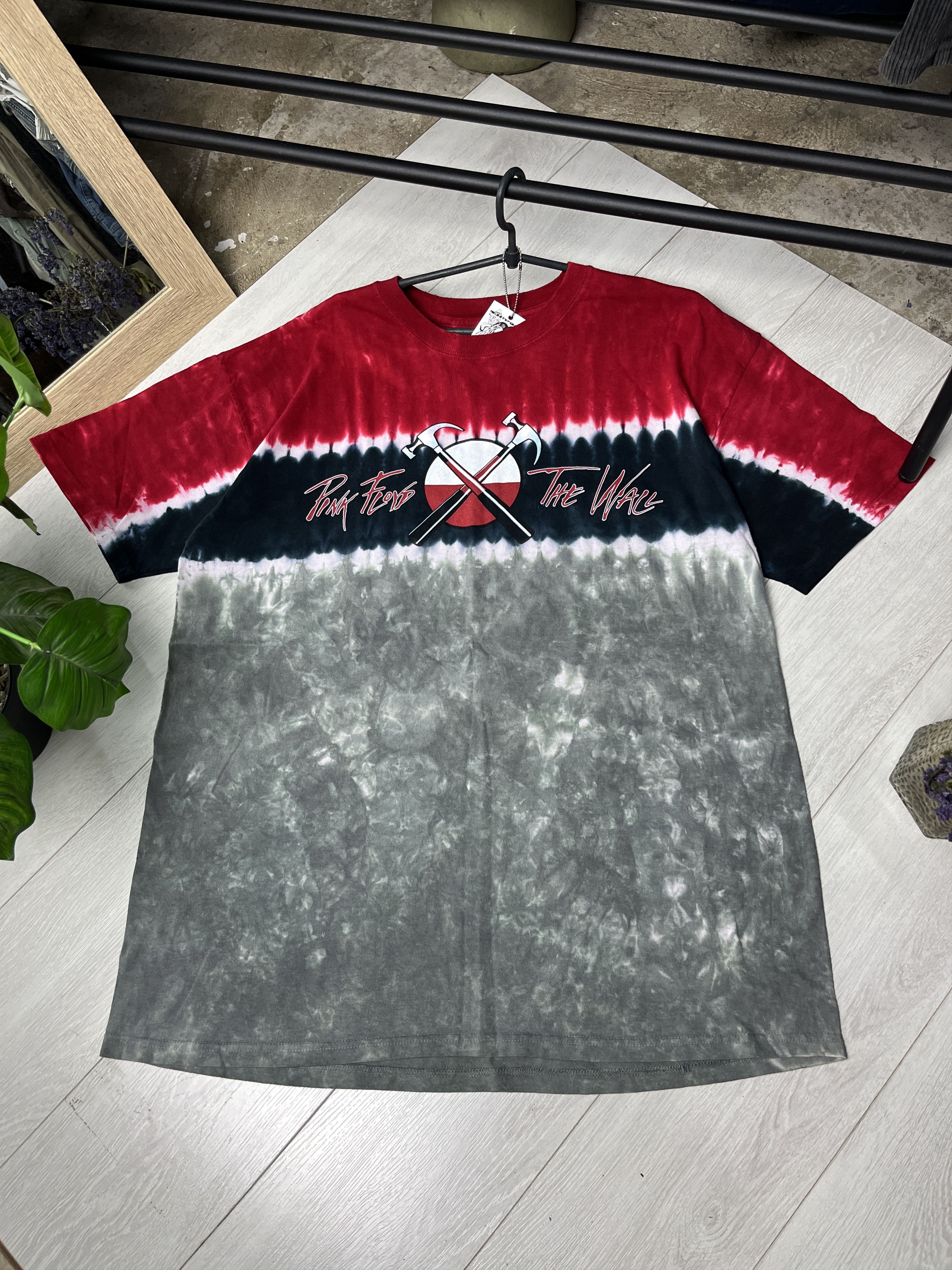 Vintage 2000s PINK FLOYD "THE WALL" TIE DYE TEE - № 918 Size US XL / EU 56 / 4 - 2 Thumbnail