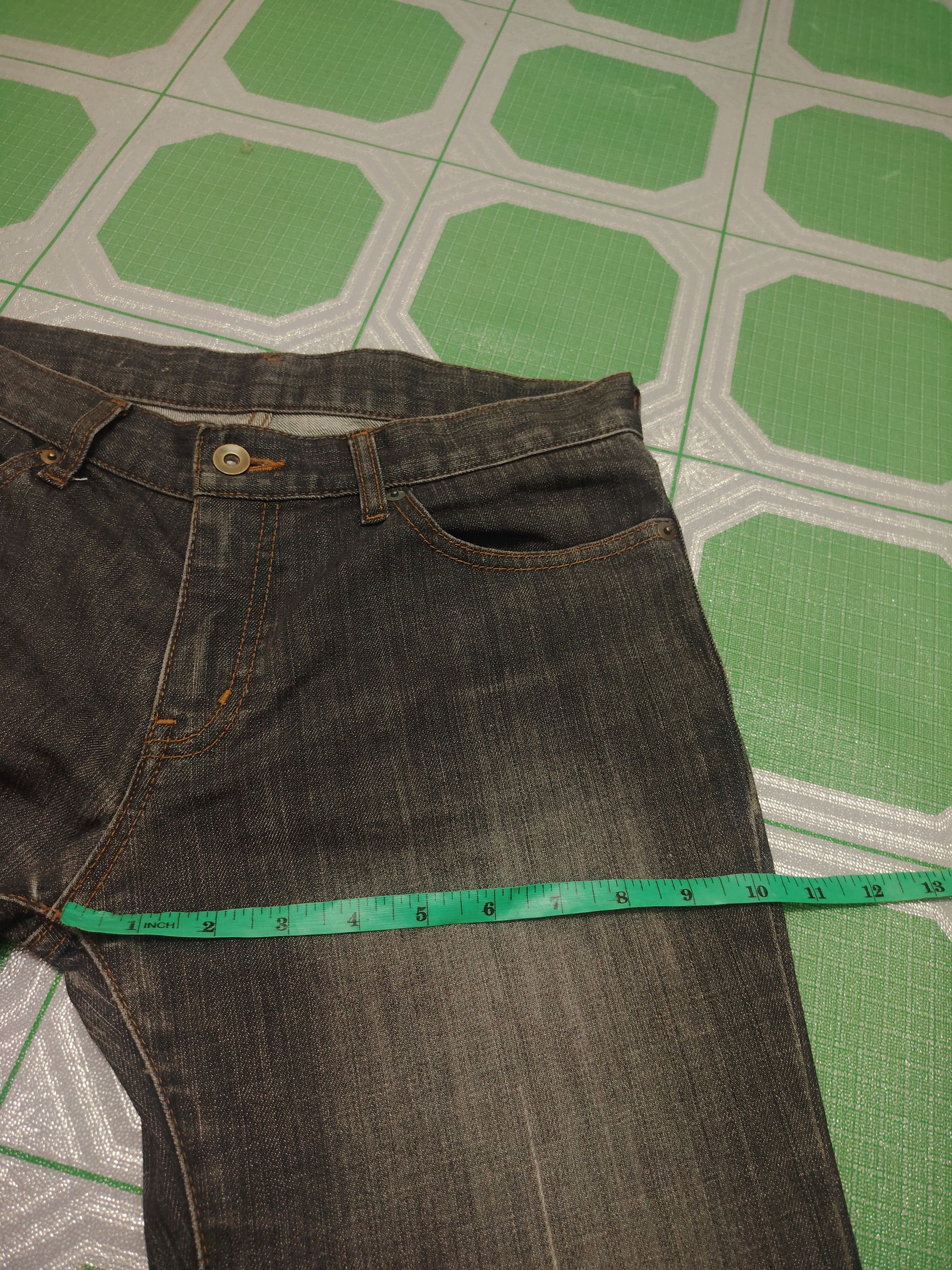 Undercover × Uniqlo Japanese uniqlo flare jeans distressed jeans rare lining Size US 30 / EU 46 - 16 Thumbnail