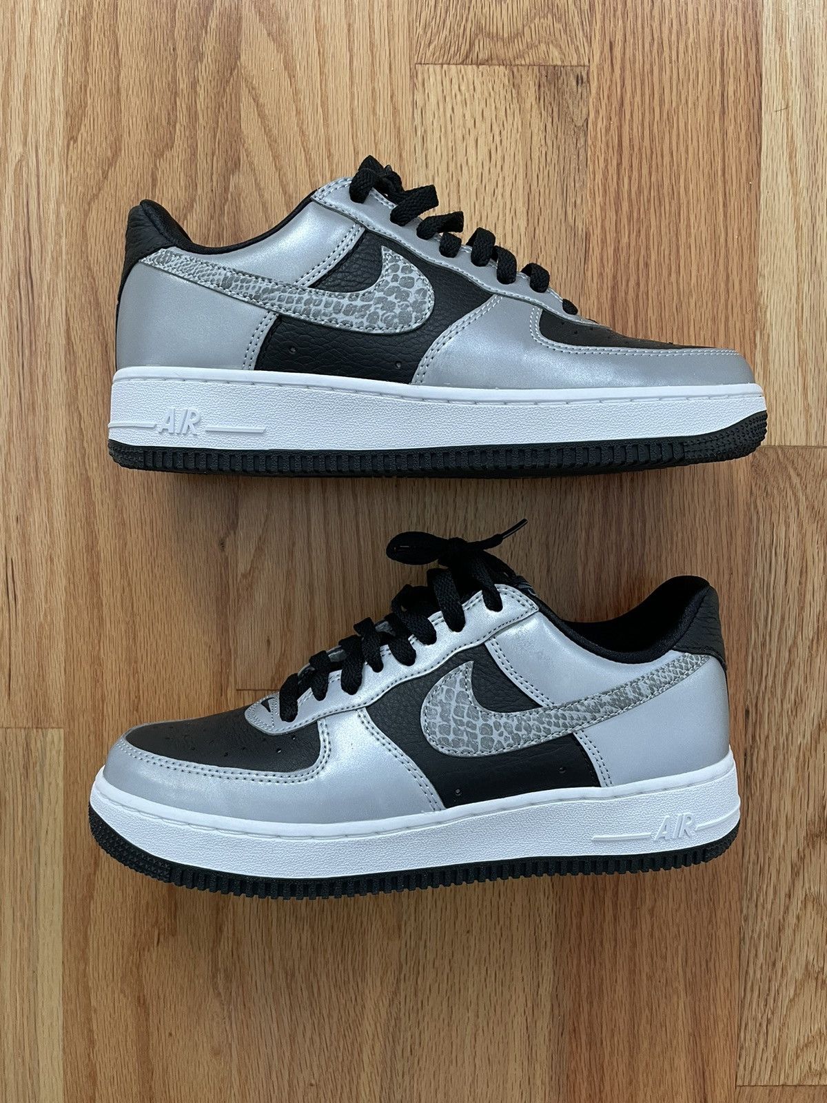 Nike air force 1 silver snake size 7.5 (2021)