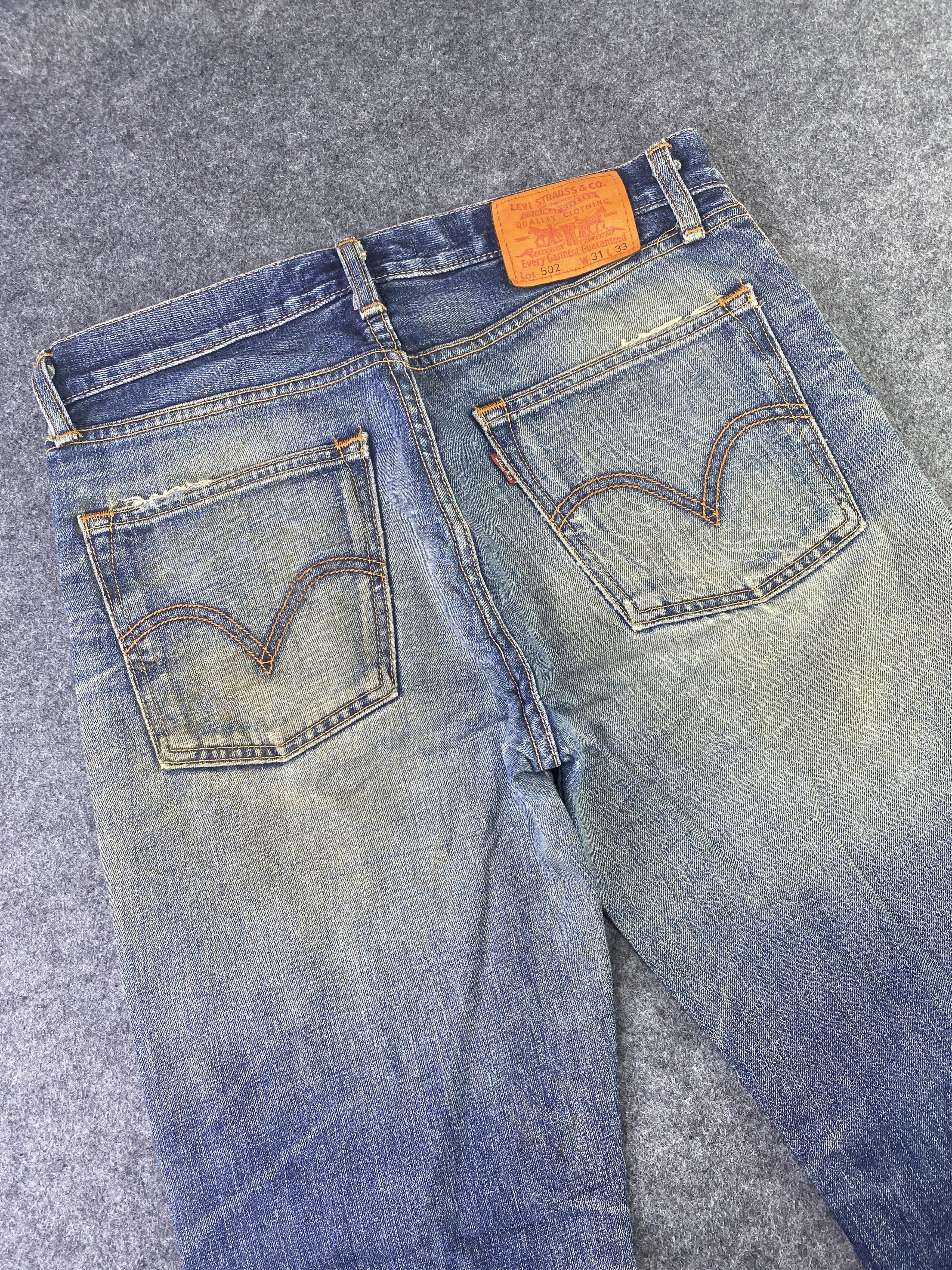 Levi's VINTAGE CLASSIC LEVI'S 502 DISTRESS BLUE WASH JEANS - J907 Size US 33 - 6 Thumbnail