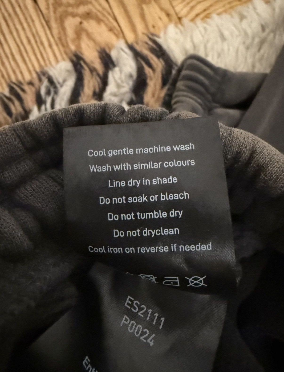 Entire Studios Black Cuffed Entire Studios Sweatpants Size US 29 - 4 Thumbnail