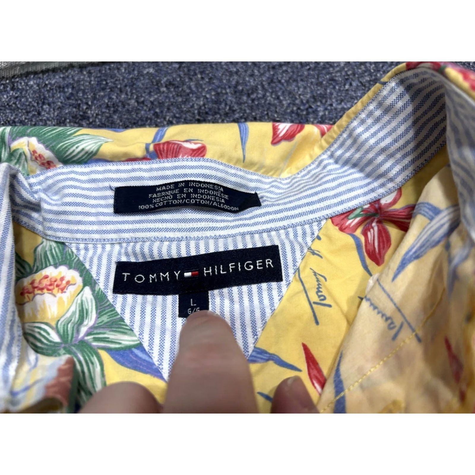 Tommy Hilfiger VINTAGE Tommy Hilfiger Short Sleeve Button-Up Shirt Hawaiian Floral L Yellow 100% Cotton Mens Regular Size L Size US L / EU 52-54 / 3 - 2 Thumbnail