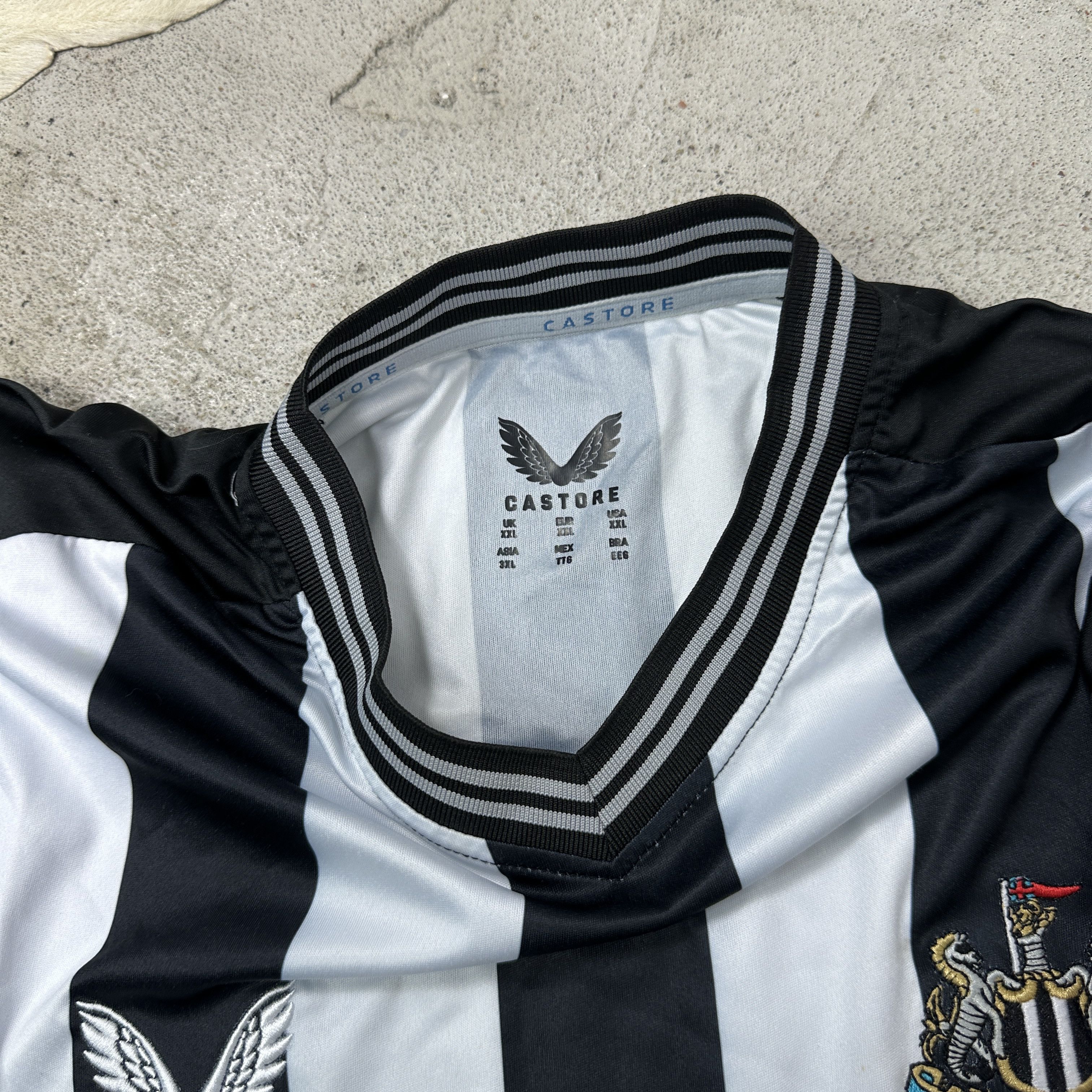 Vintage Vintage Sporty Castore Newcastle United FC 23/24 Jersey 00s Size US XXL / EU 58 / 5 - 4 Thumbnail