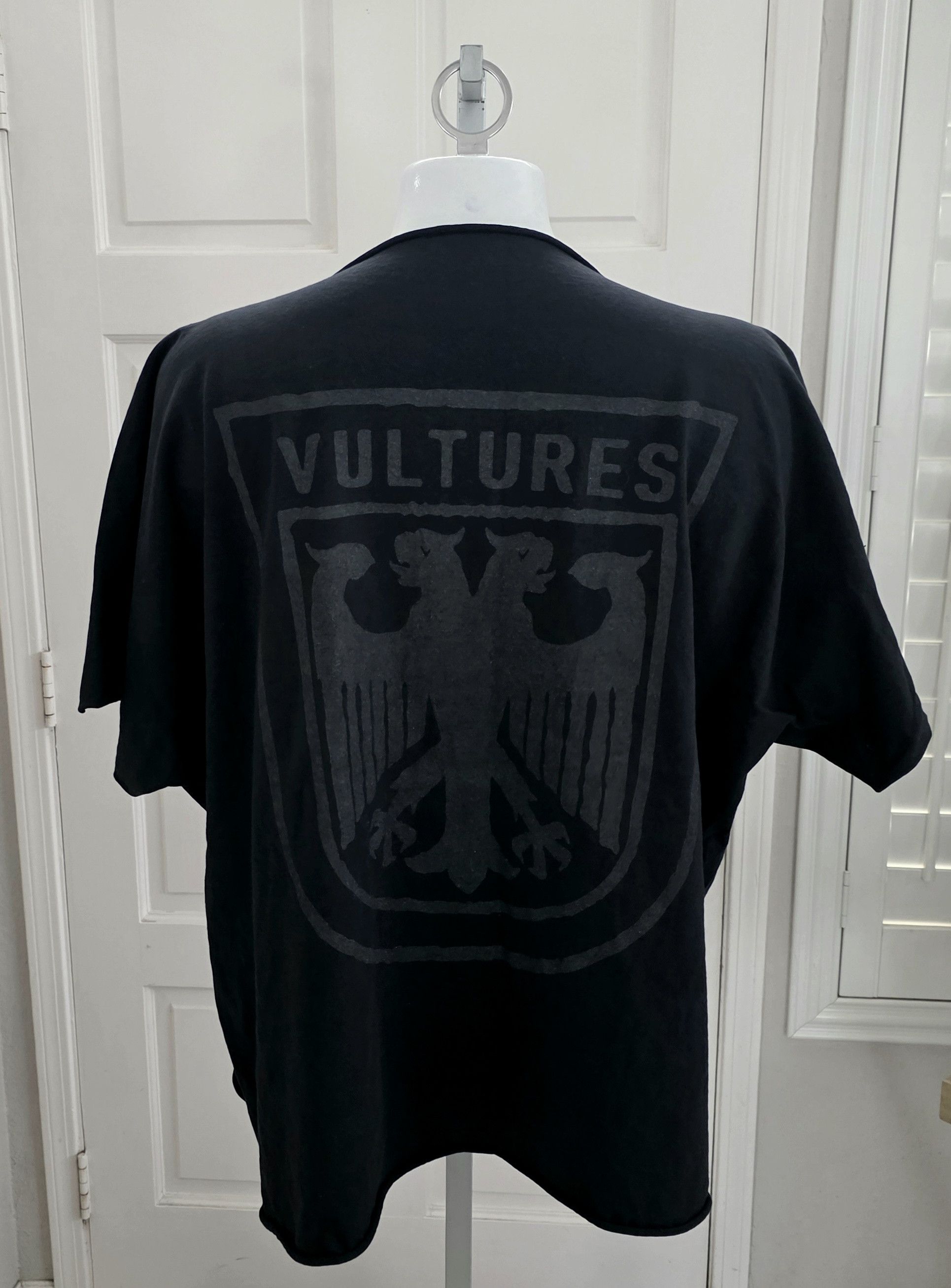 Yeezy Kanye West Yeezy Vultures Shirt Size 3 XL Black short Sleeve Size US XL / EU 56 / 4 - 3 Thumbnail