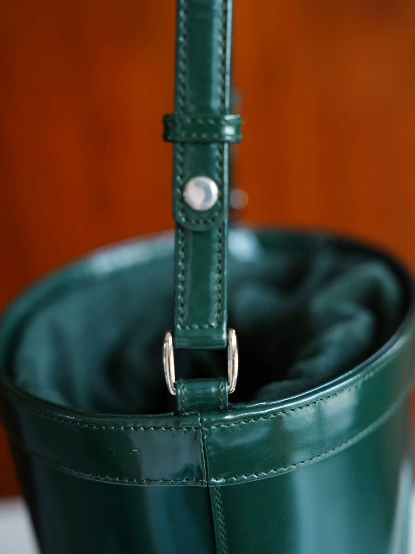Gucci Vintage Gucci GG Rare Olive Green Leather Bucket Bag Size ONE SIZE - 9 Thumbnail