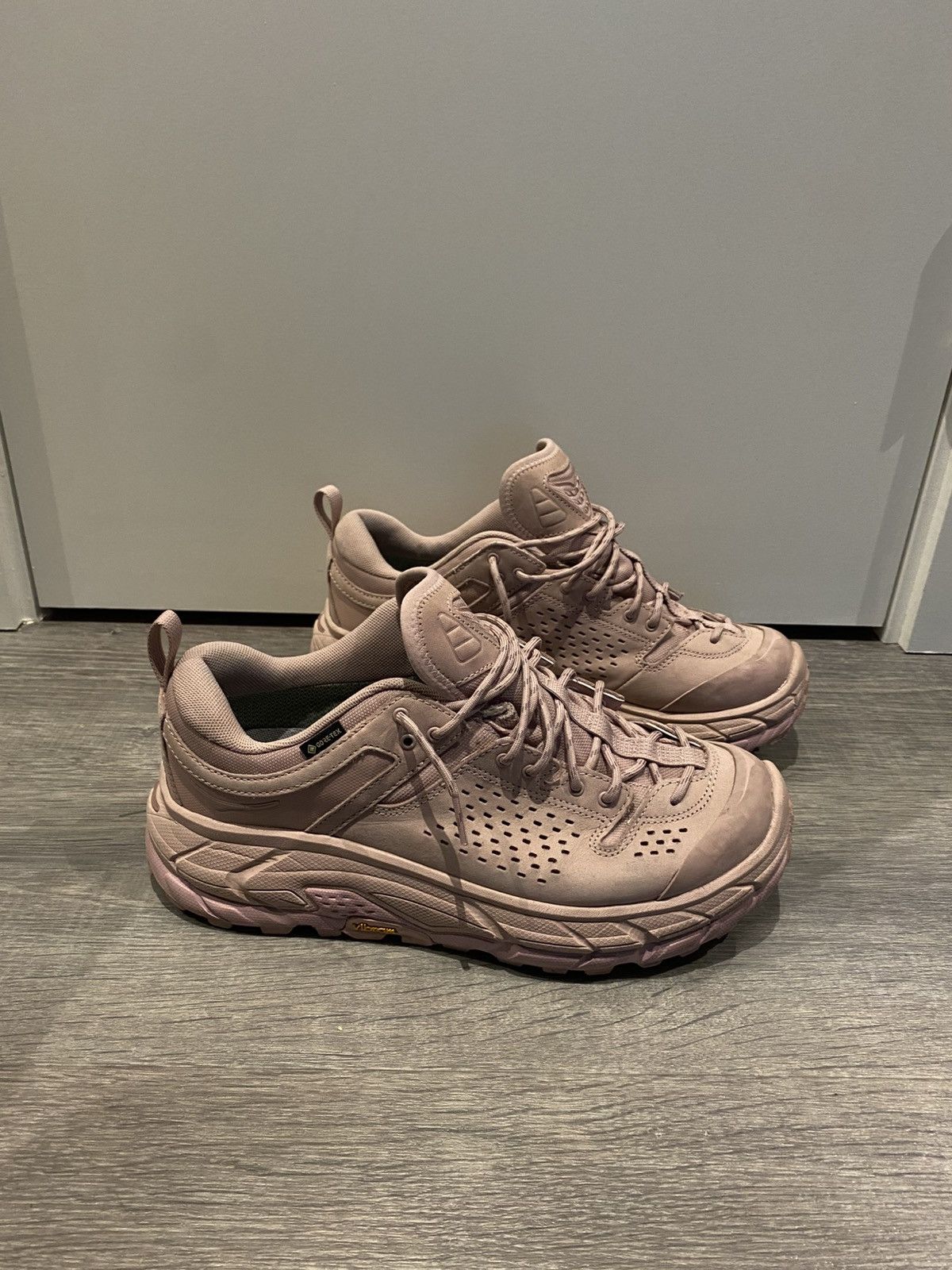 Hoka Hoka one one tor Dust Pink US9.5 Size US 9.5 / EU 42-43 - 1 Thumbnail