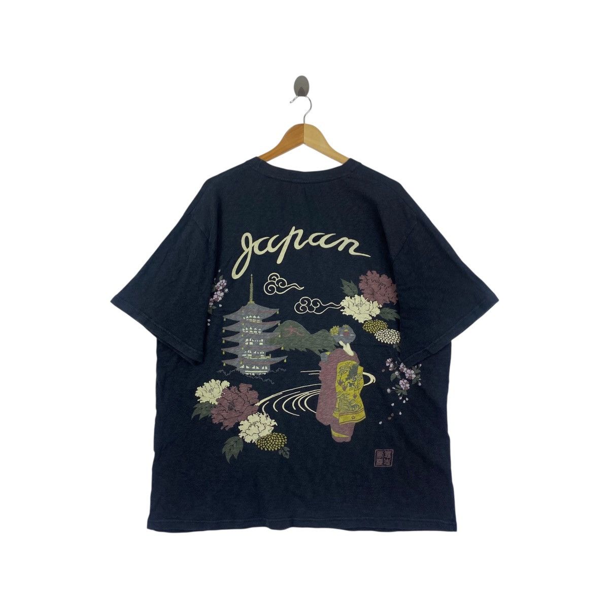 Vintage Vintage Sukajan Souvenir Japan Tee Shirt Big Logo Japanese Size US XXL / EU 58 / 5 - 5 Thumbnail