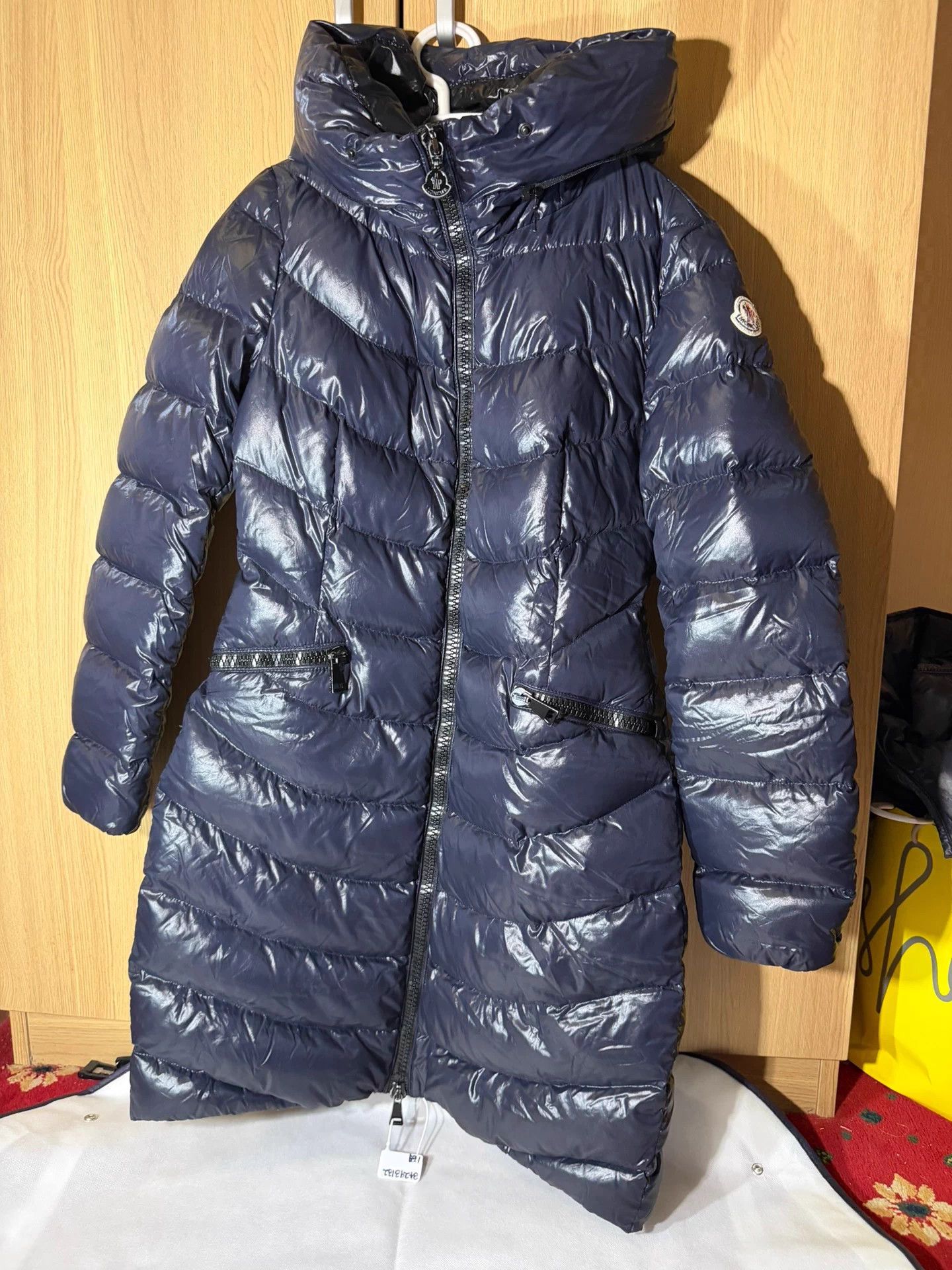 Moncler Moncler women's down jacket size 1 9/10 Size XS / US 0-2 / IT 36-38 - 1 Thumbnail
