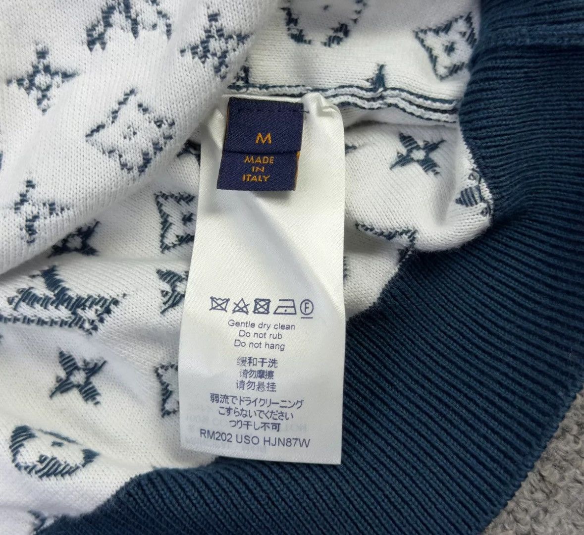 Louis Vuitton Louis Vuitton LV full print gradient knit sweater Size US M / EU 48-50 / 2 - 5 Thumbnail