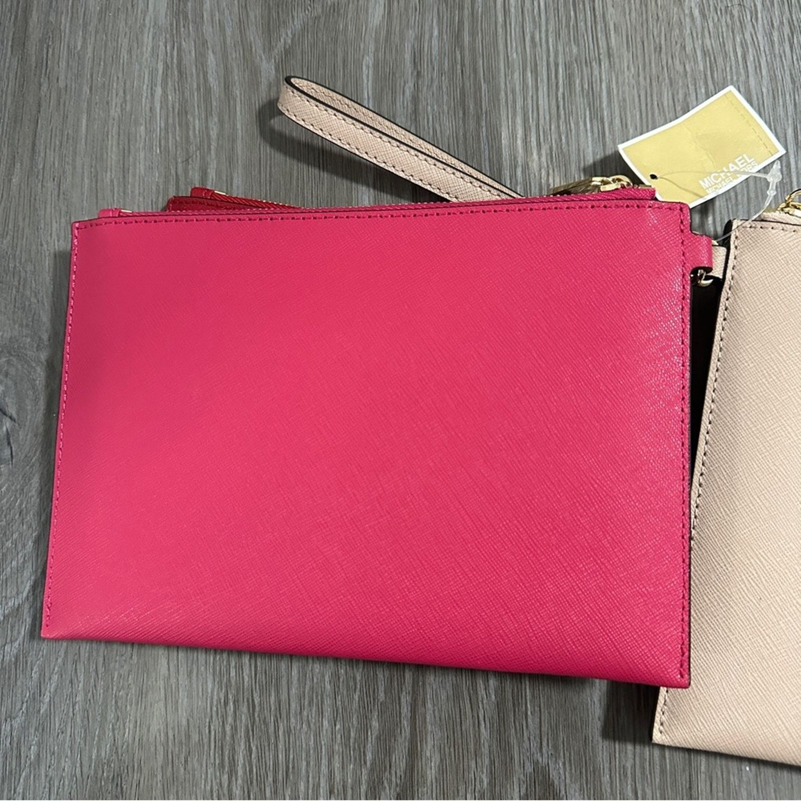 Michael Kors Michael Kors Jet Set Travel Trio 3 in 1 Wristlet NEW Size ONE SIZE - 4 Thumbnail