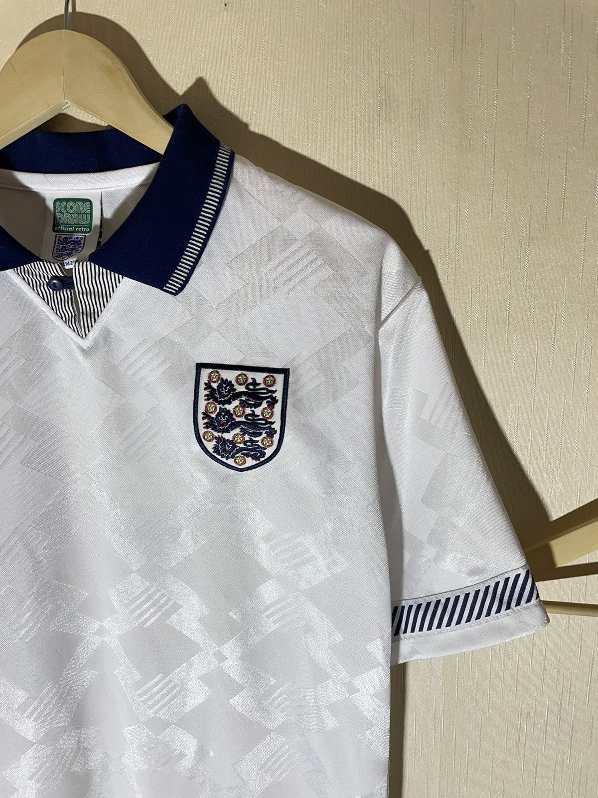 Vintage England Score Draw streetwear soccer jersey Size US S / EU 44-46 / 1 - 2 Thumbnail