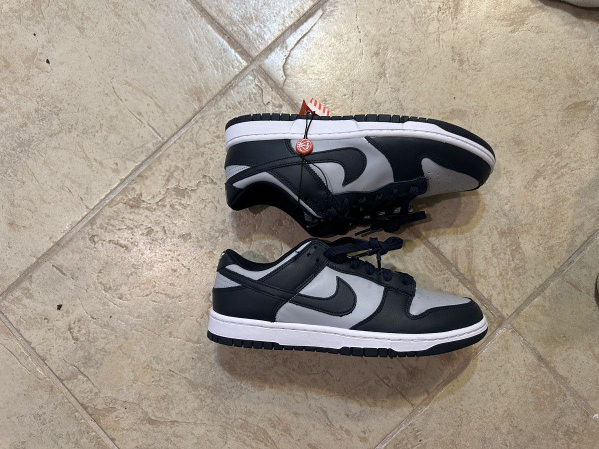 Nike nike dunk georgetown BRAND new DS sz 10.5 Size US 10.5 / EU 43-44 - 2 Thumbnail