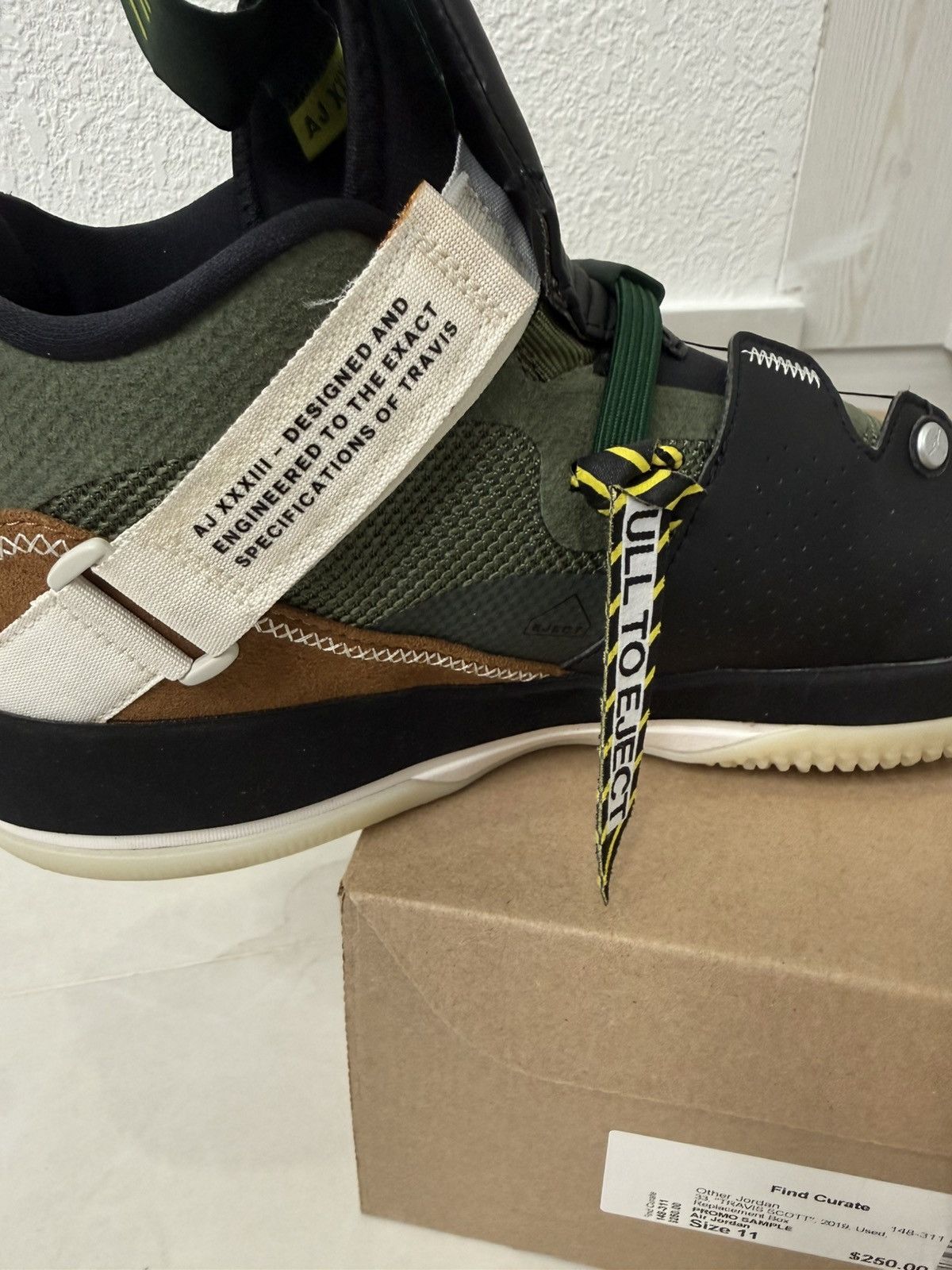 Jordan Brand × Travis Scott Nike Air Jordan 33 x Travis Scott "Cactus Jack" Size 11 Size US 11 / EU 44 - 7 Thumbnail