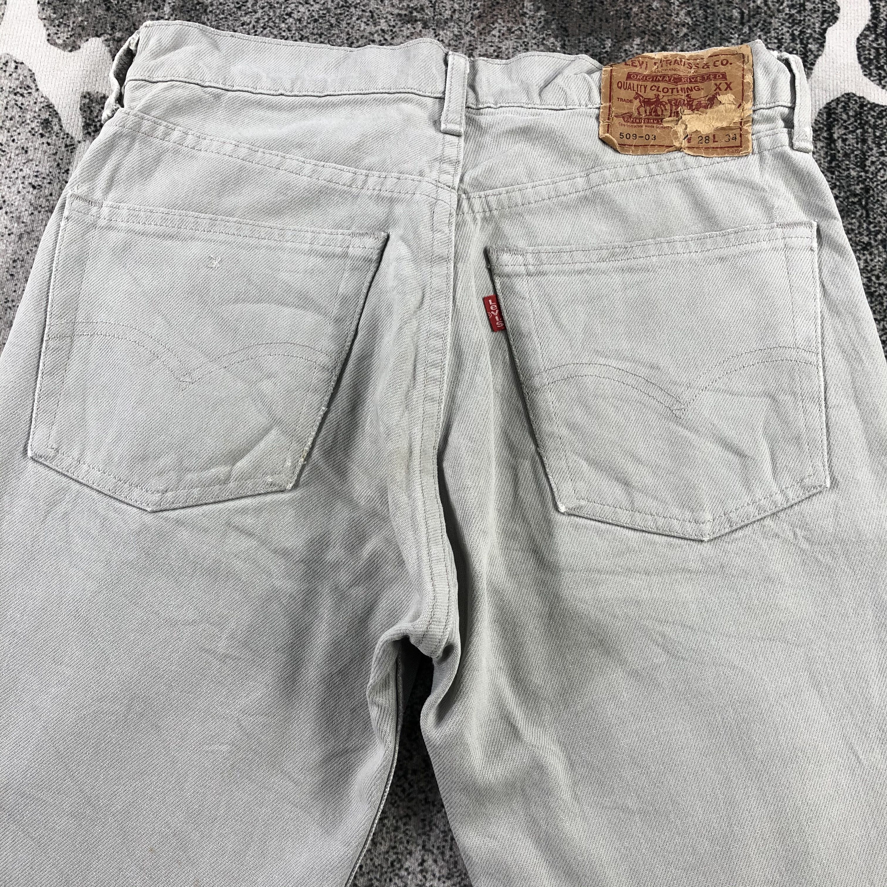 Levi's Vintage Levis 509 Jeans Faded Grey Denim KJ1271 Size US 28 / EU 44 - 4 Thumbnail