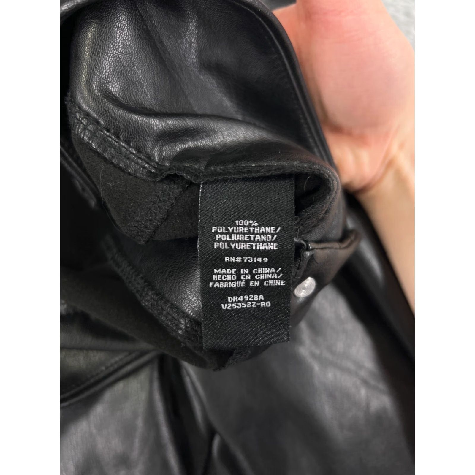 Vintage VINTAGE BBJ Women's Pants 17 Black Faux Leather Straight Leg Regular Fit Modern 2000s Womens Size 38" / US 16 / IT 52 - 4 Thumbnail