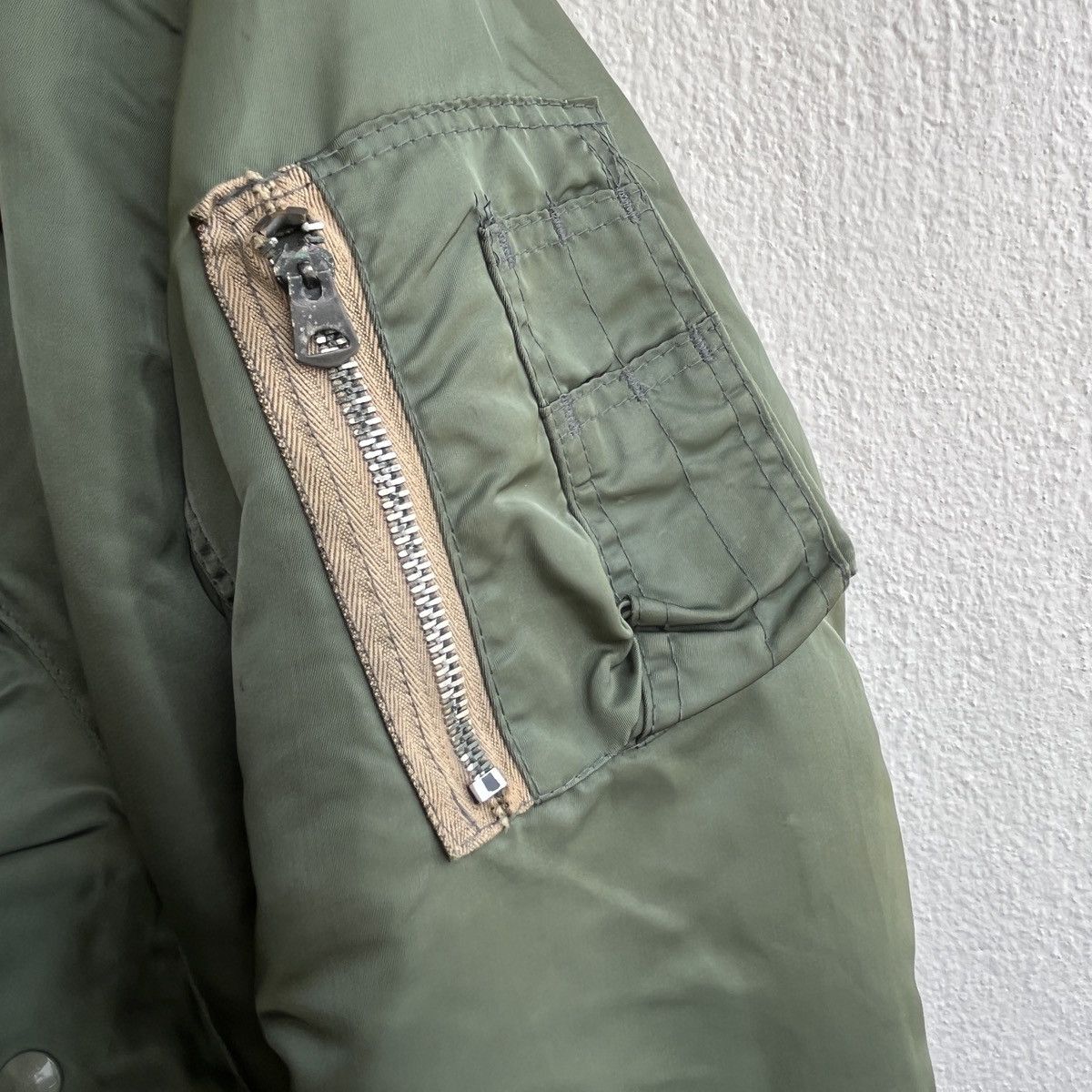 Alpha Industries × Avirex × Vintage VINTAGE ALPHA INDUSTRIES AVIREX MA-1 BOMBER FLIGHT JACKET Size US M / EU 48-50 / 2 - 10 Thumbnail