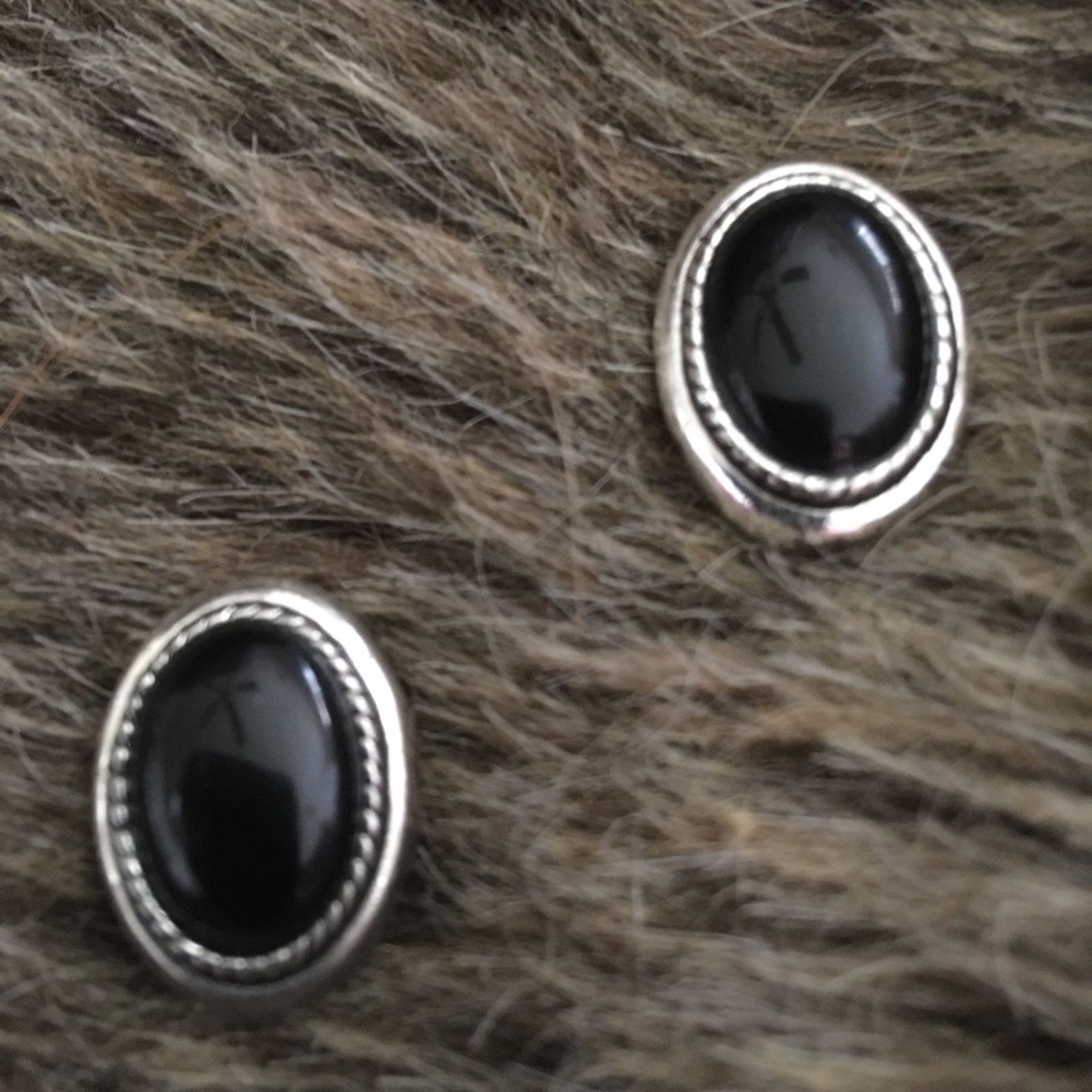 Vintage Vintage silver tone black cabochon glass earrings Size ONE SIZE - 1 Thumbnail