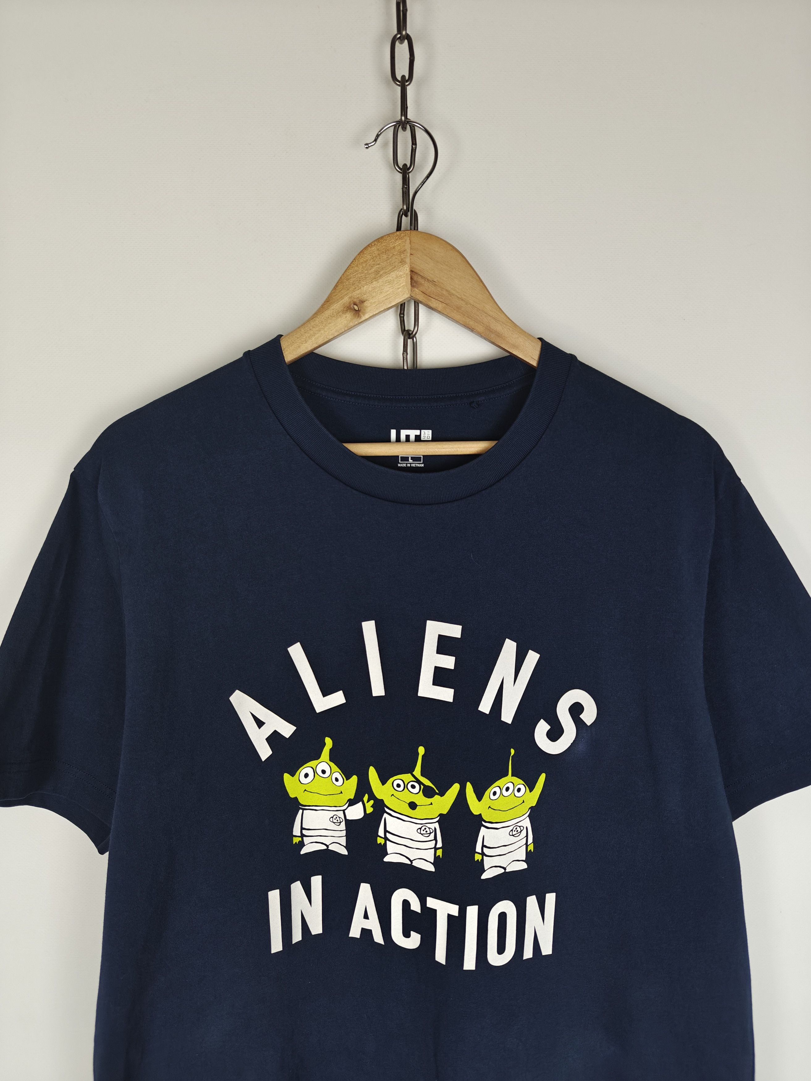 Uniqlo Uniqlo x Pixar T-Shirt Aliens Print Tee Blue size L Size US L / EU 52-54 / 3 - 2 Thumbnail