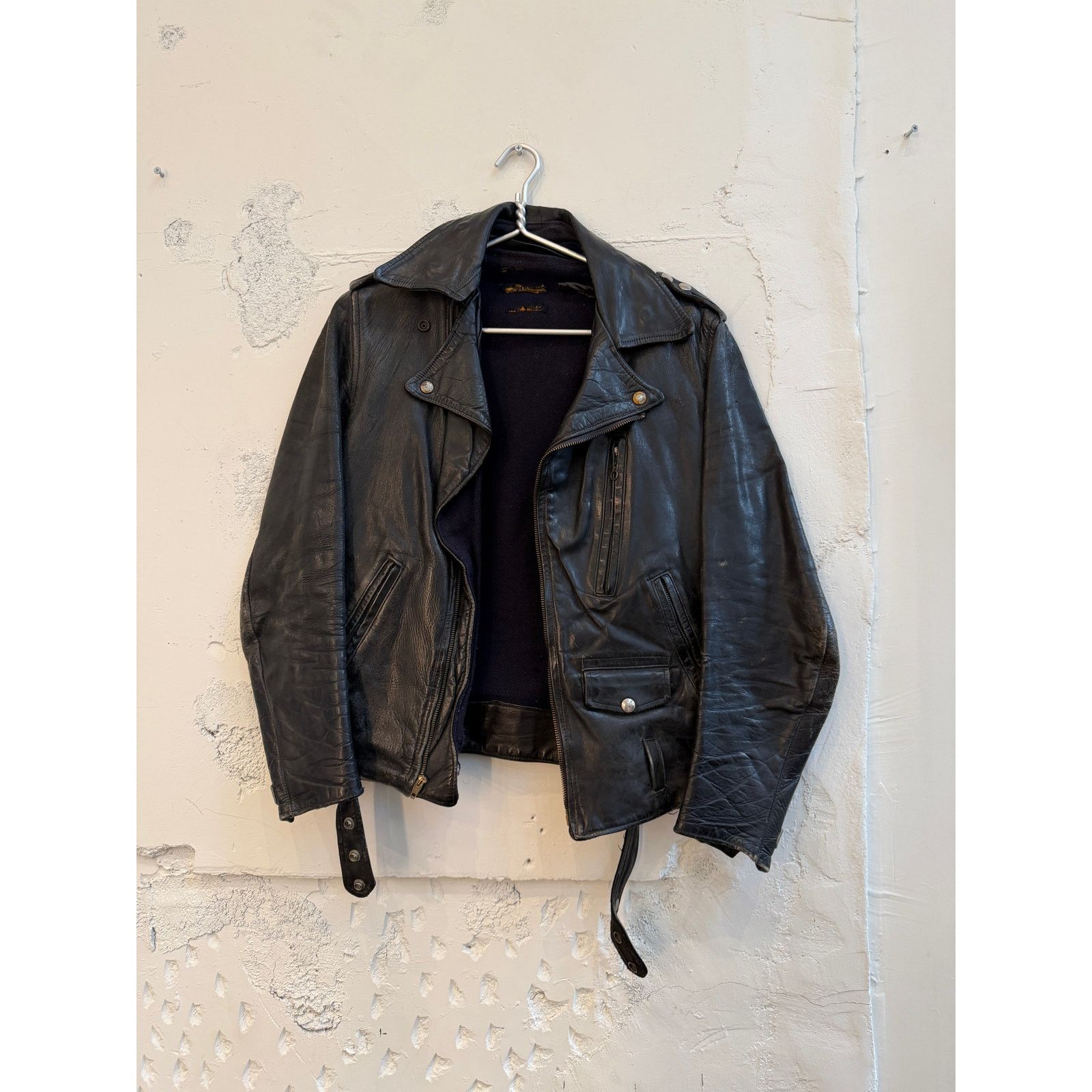Vintage Vintage Wrecked 60's Leather Moto Biker Jacket Size US S / EU 44-46 / 1 - 1 Thumbnail