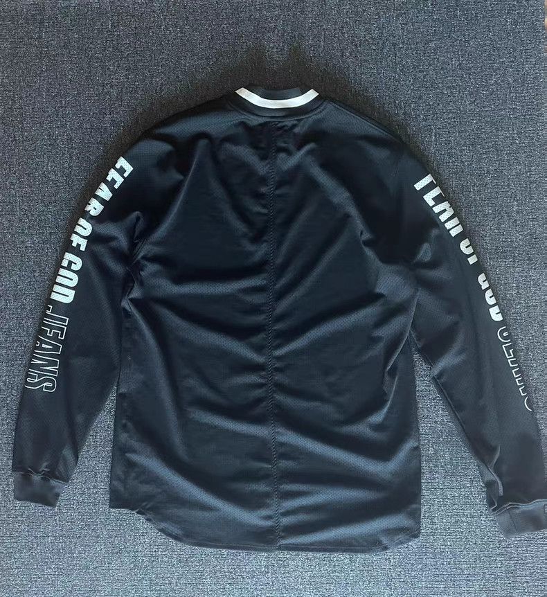 Fear of God Fear of God FOG Cutout Long Sleeve T-shirt Size US M / EU 48-50 / 2 - 4 Thumbnail