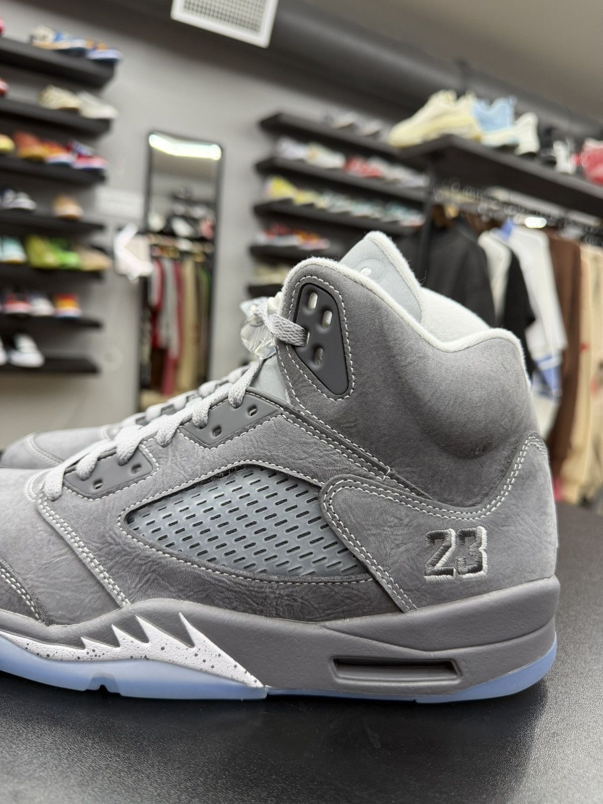 Jordan Brand Size 10.5 - Jordan 5 Retro Wolf Grey Size US 10.5 / EU 43-44 - 5 Thumbnail