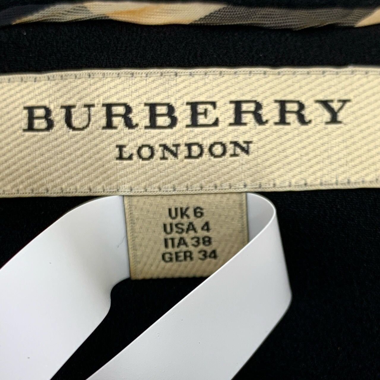 Burberry Burberry Black Silk Short-Sleeve Round-Neck Dress (Size 38) Size XS / US 0-2 / IT 36-38 - 2 Thumbnail