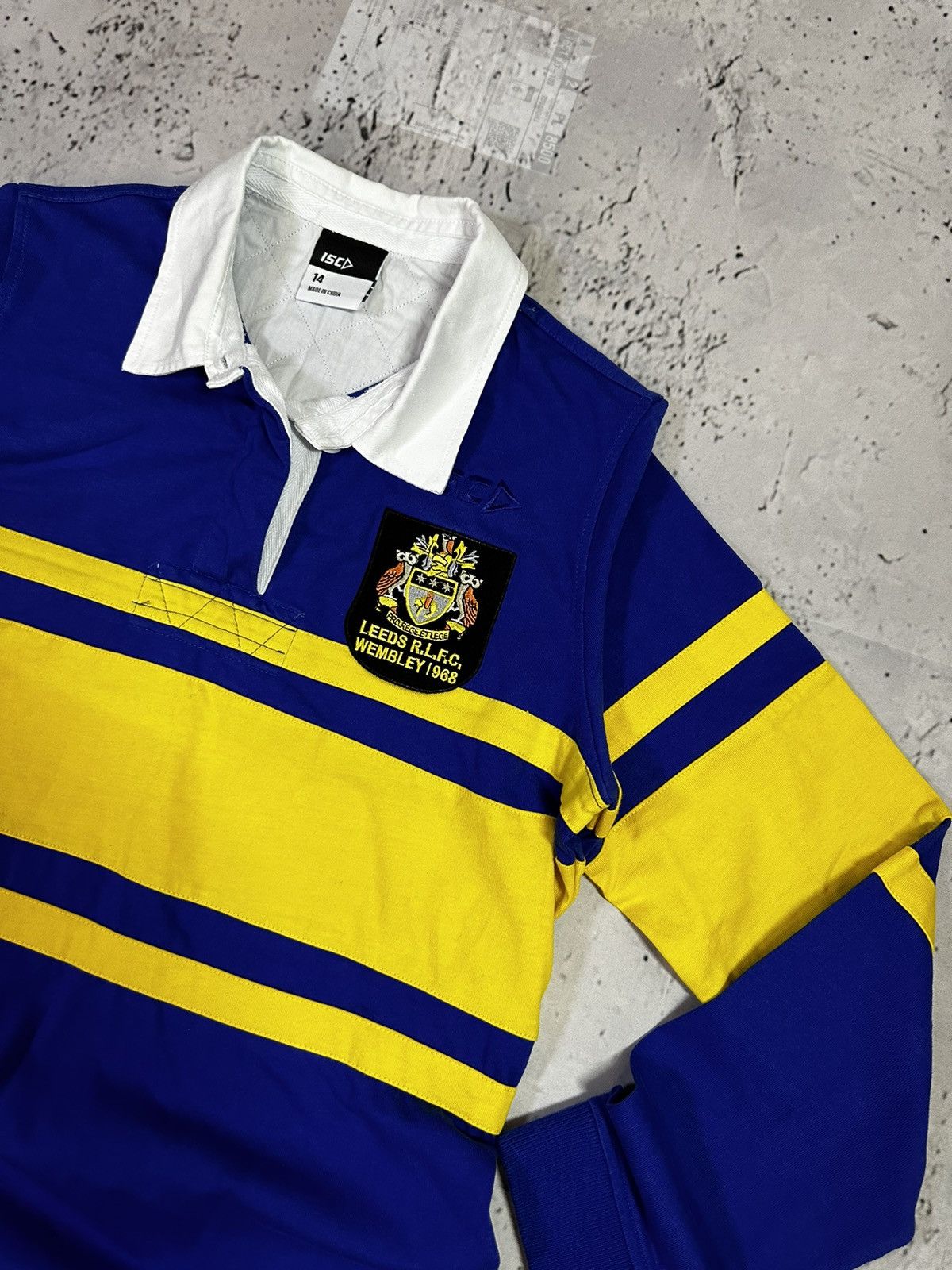 LEEDS RHINOS RARE 1968 WEMBLEY REMAKE JERSEY SIZE LARGE!