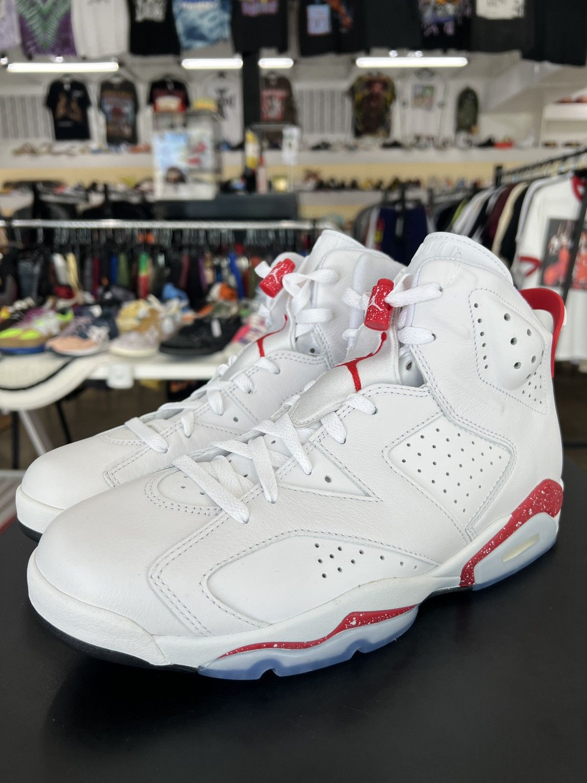 Jordan Brand Air Jordan 6 Red Oreo Sz. 10.5 (2022) Size US 10.5 / EU 43-44 - 1 Thumbnail